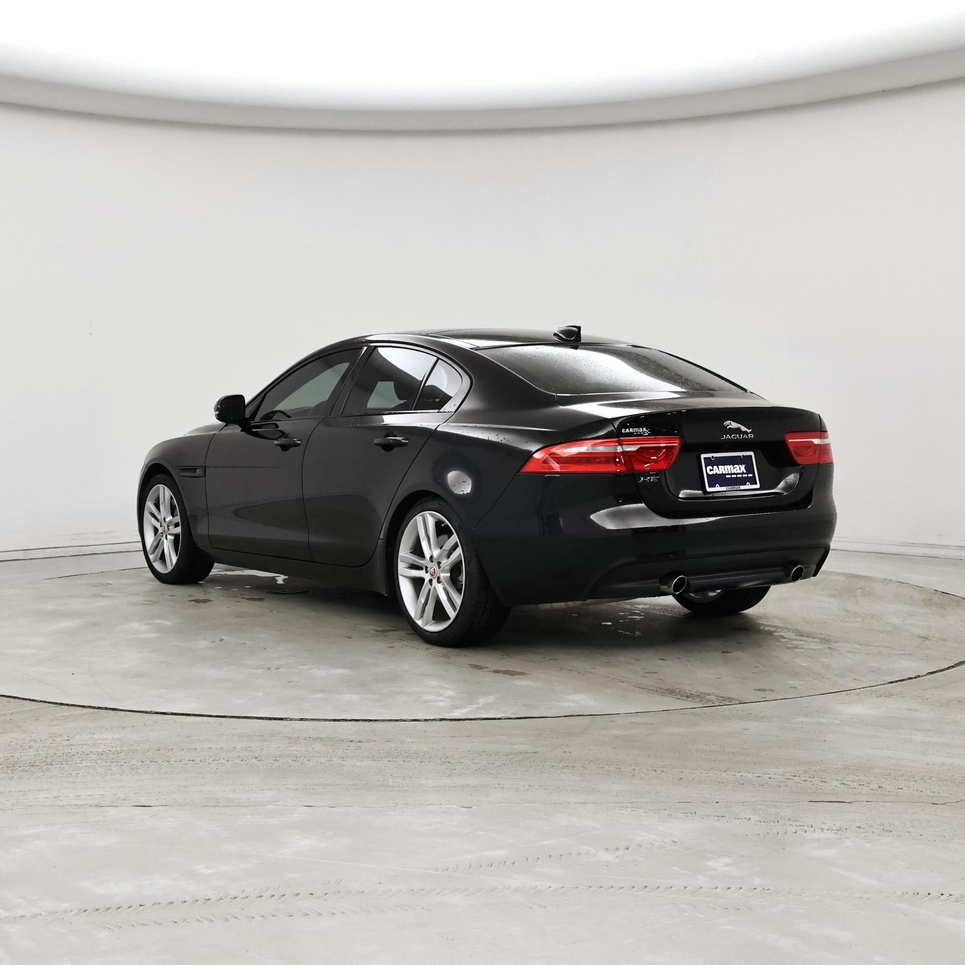 Thumbnail: 2017 Jaguar XE - 2