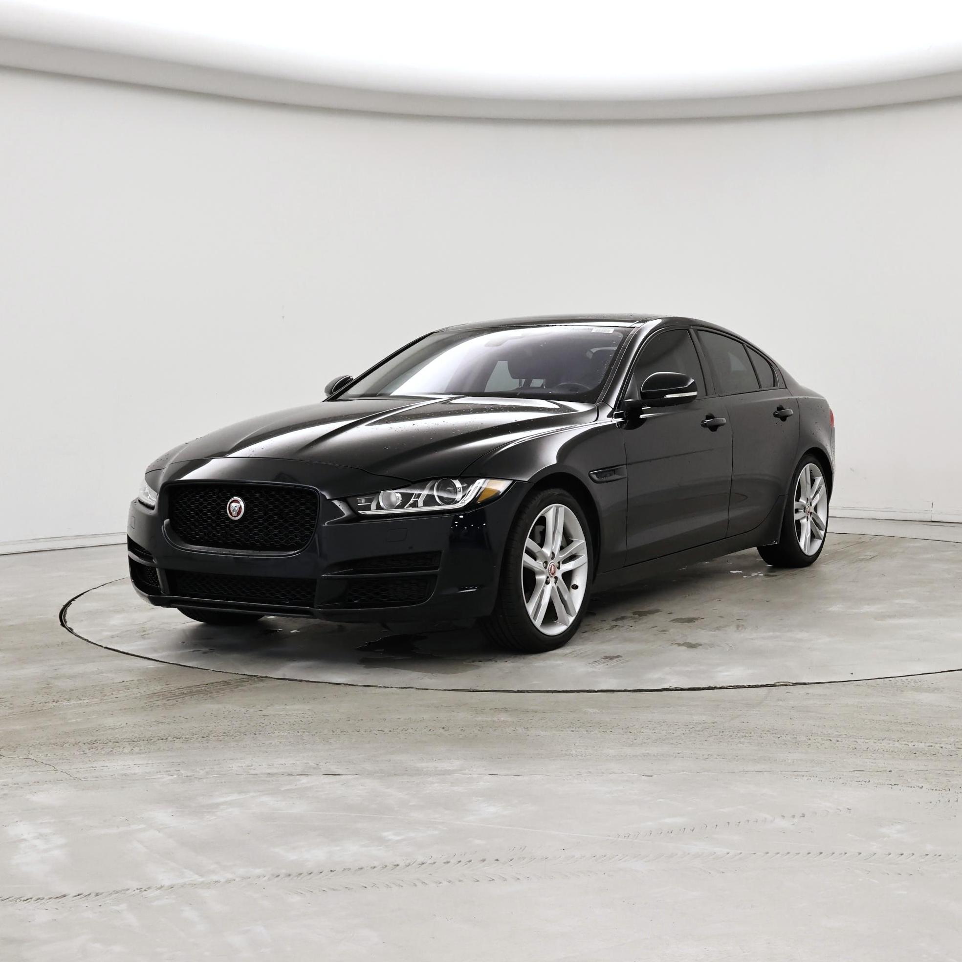 Thumbnail: 2017 Jaguar XE - 4