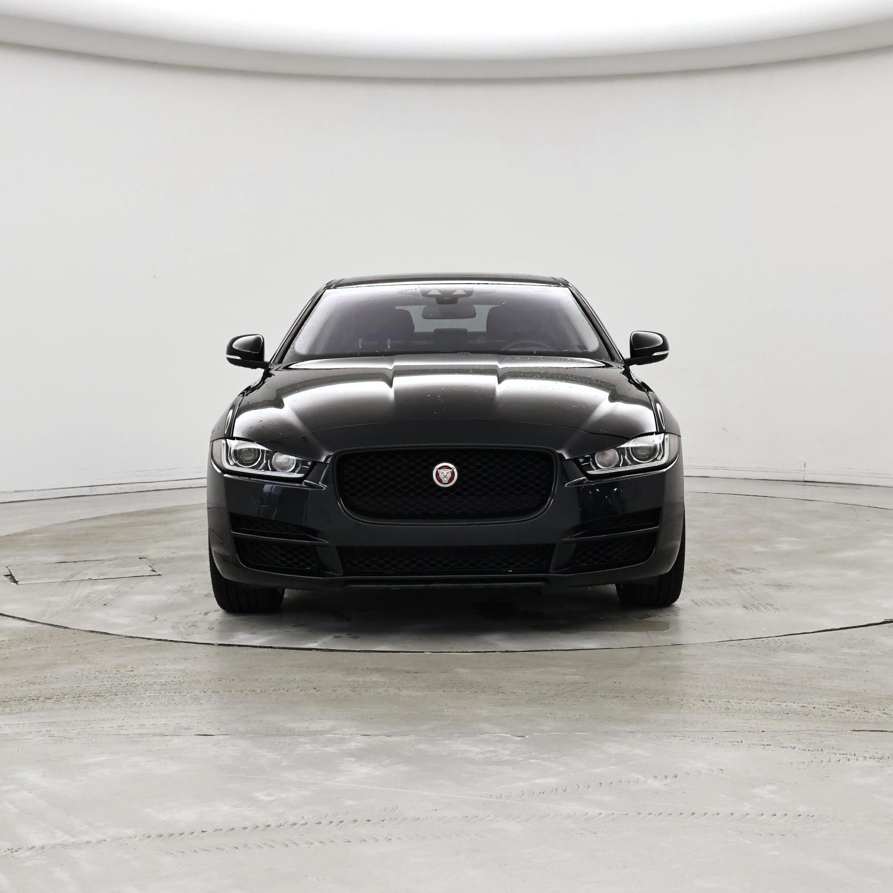 Thumbnail: 2017 Jaguar XE - 5