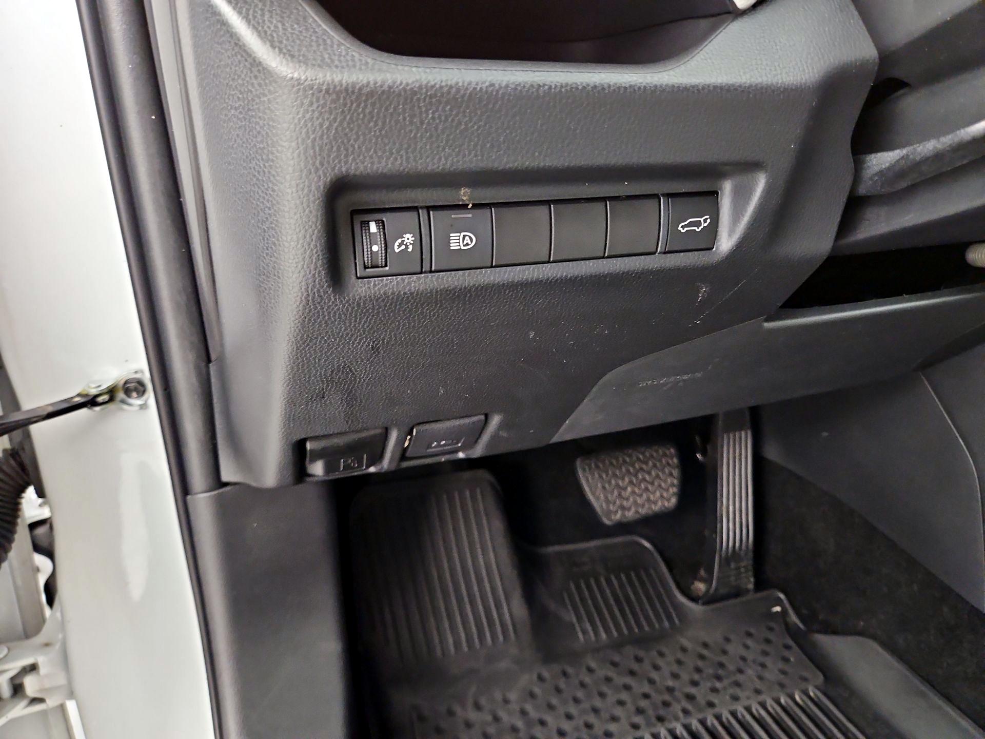 Thumbnail: 2022 Toyota RAV4 - 13