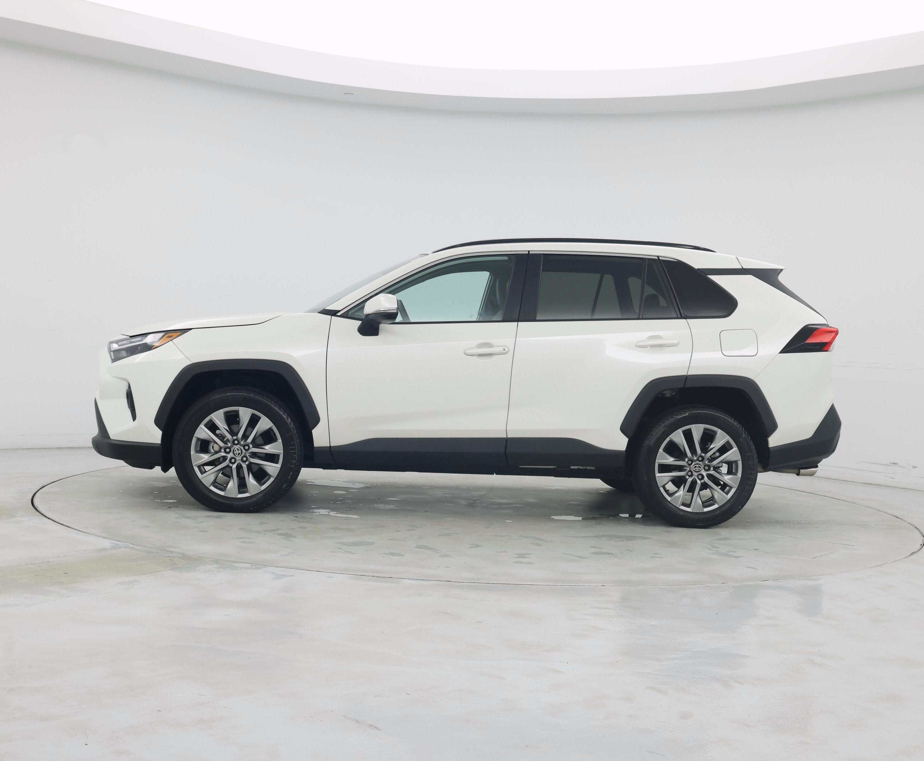 Thumbnail: 2022 Toyota RAV4 - 3