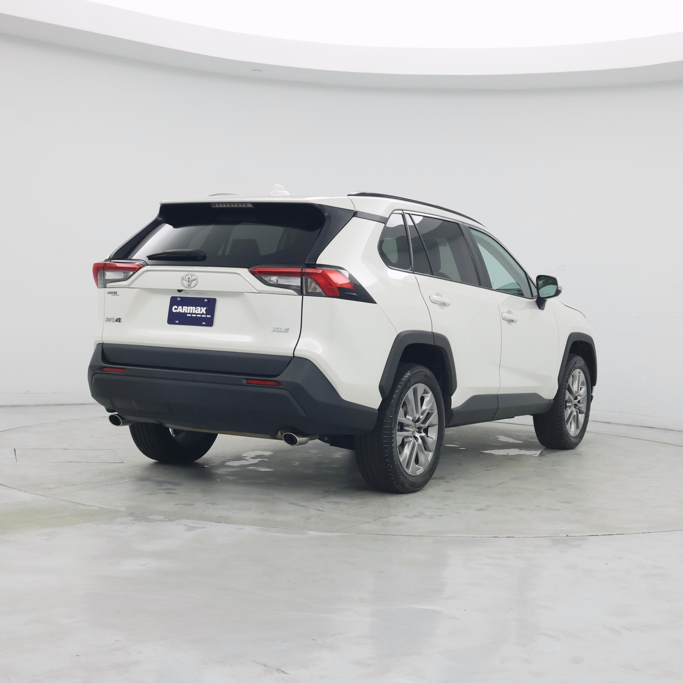 Thumbnail: 2022 Toyota RAV4 - 8