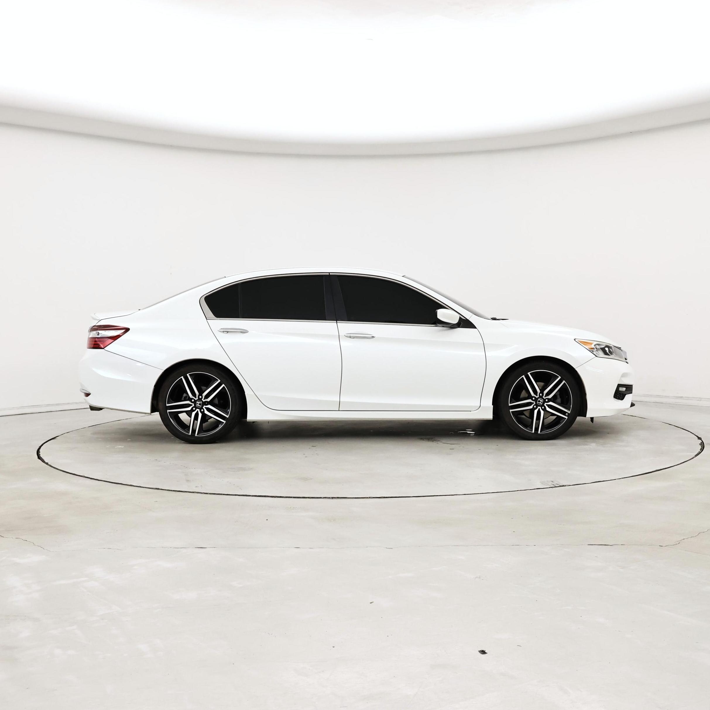 Thumbnail: 2017 Honda Accord - 7