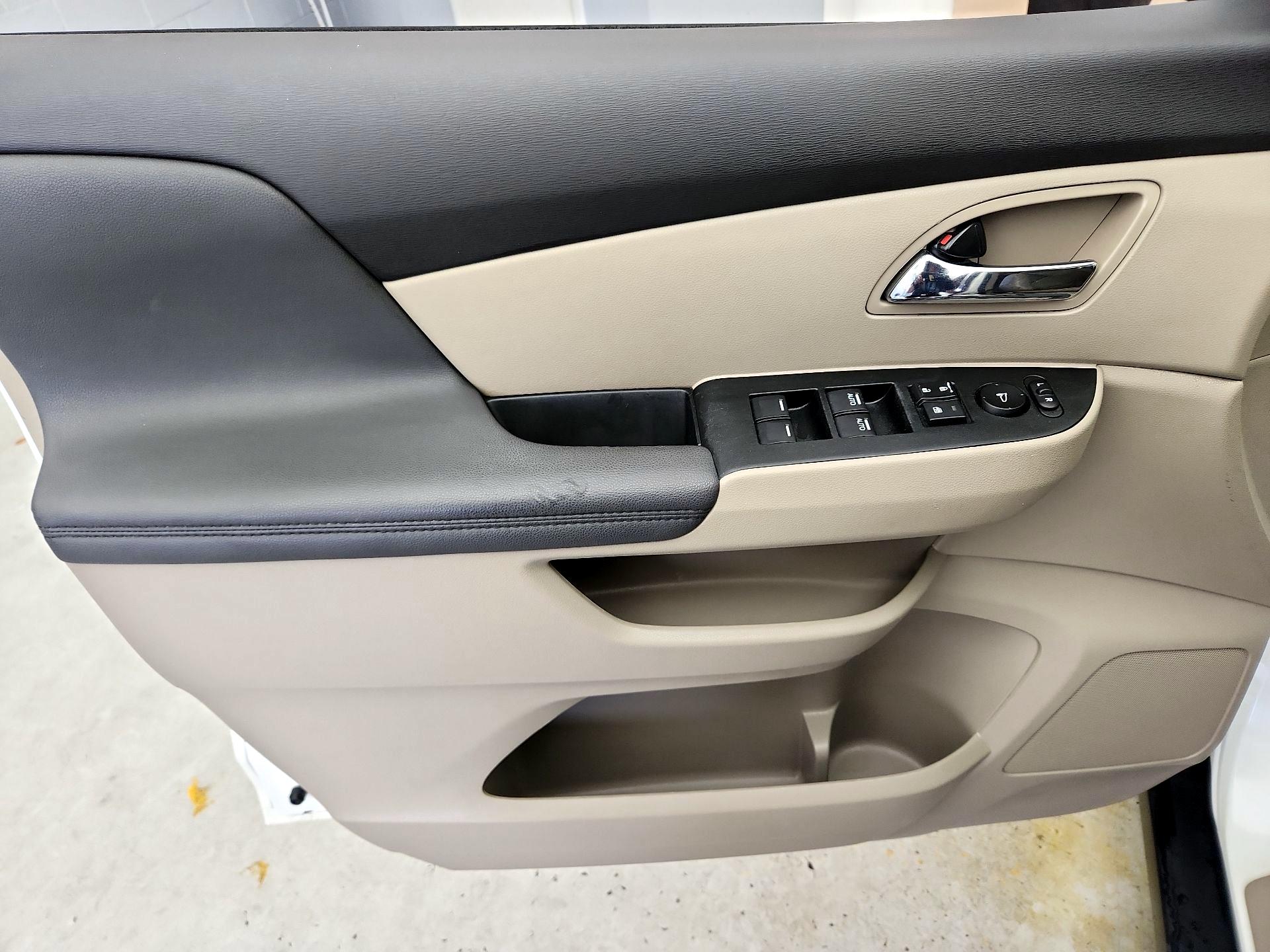 Thumbnail: 2015 Honda Odyssey - 12