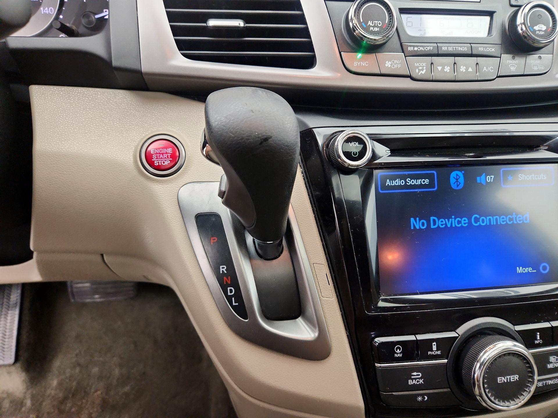 Thumbnail: 2015 Honda Odyssey - 17