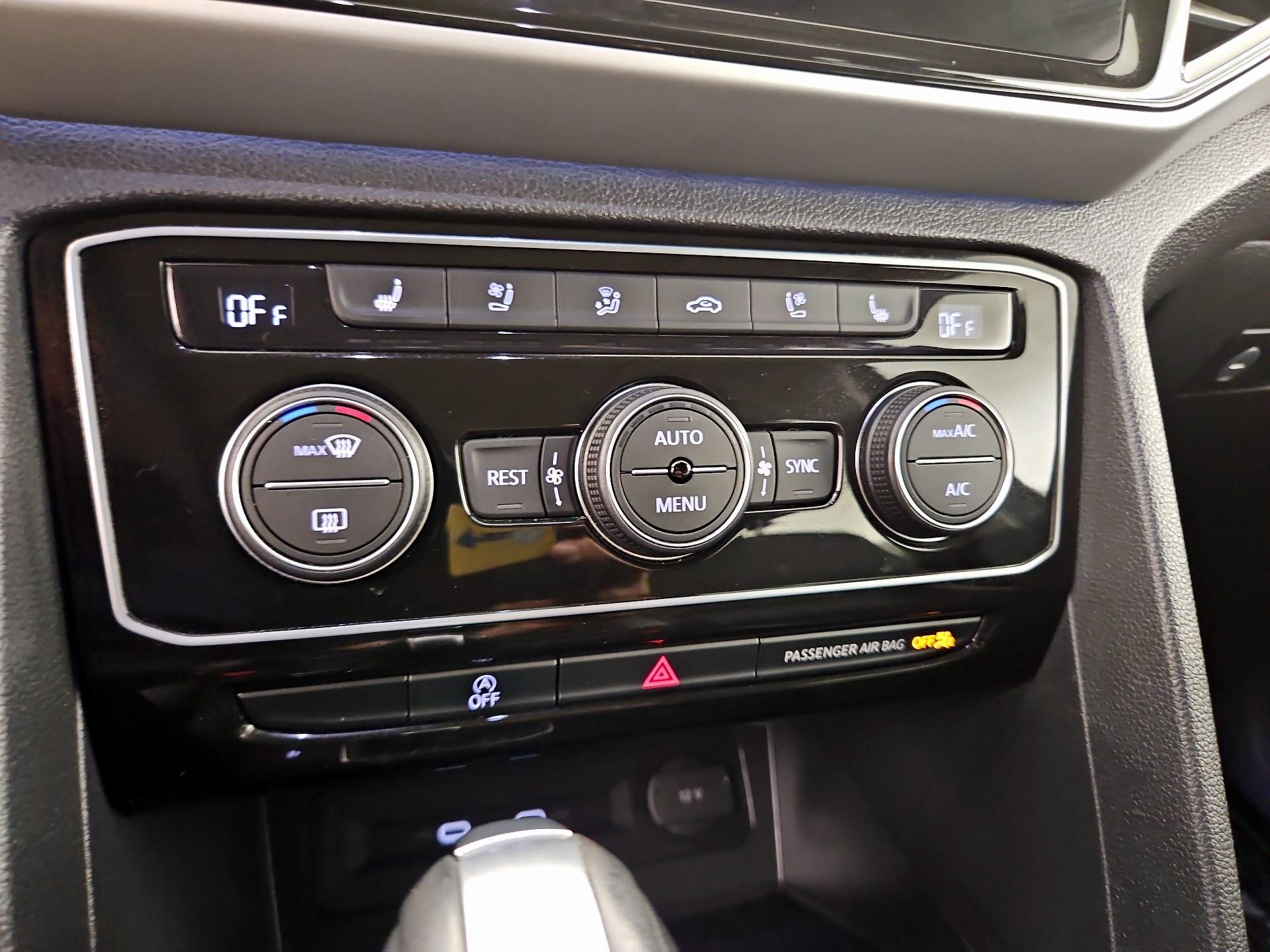 Thumbnail: 2023 Volkswagen Atlas - 16