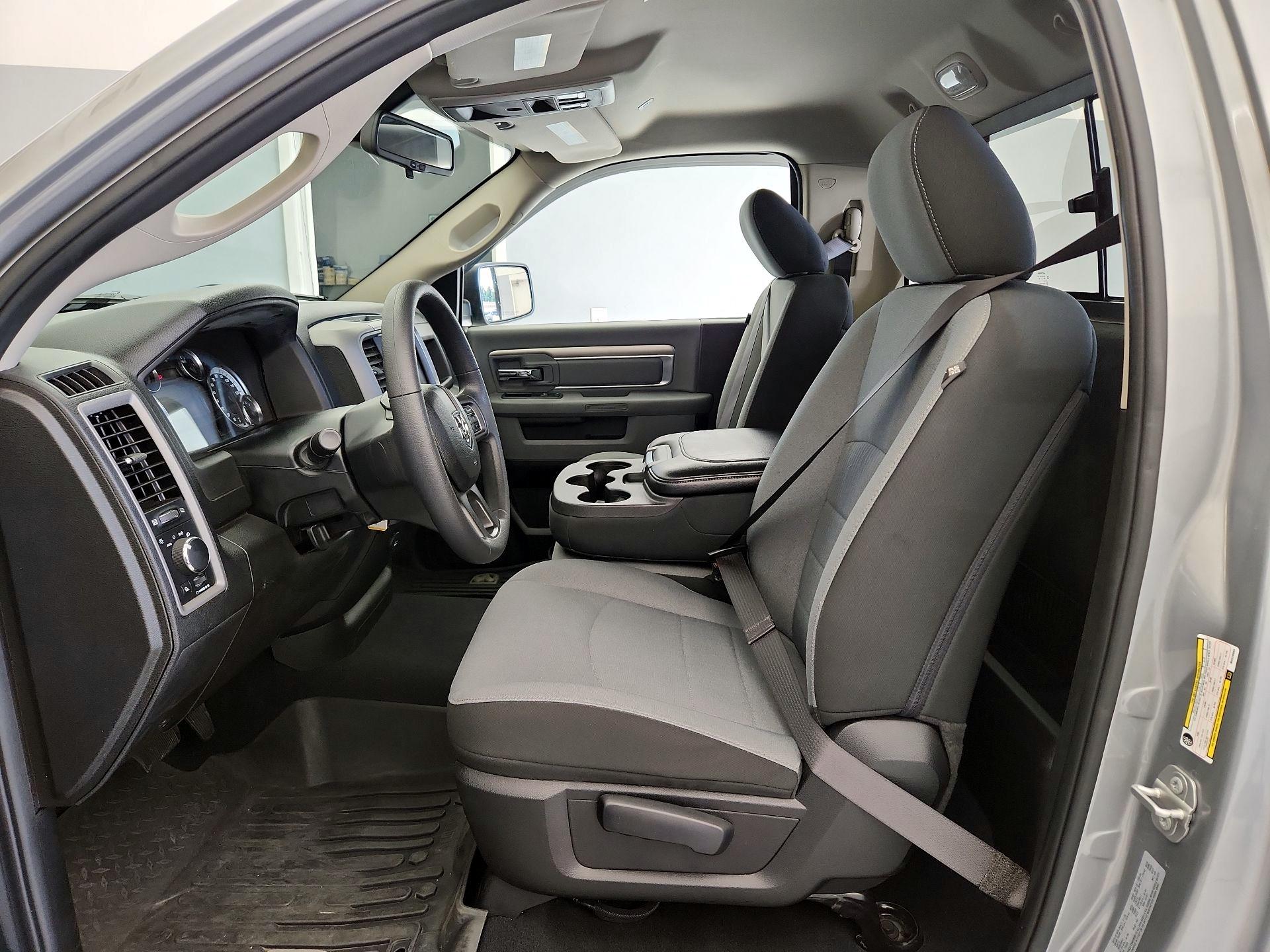 Thumbnail: 2021 RAM 1500 Classic - 9