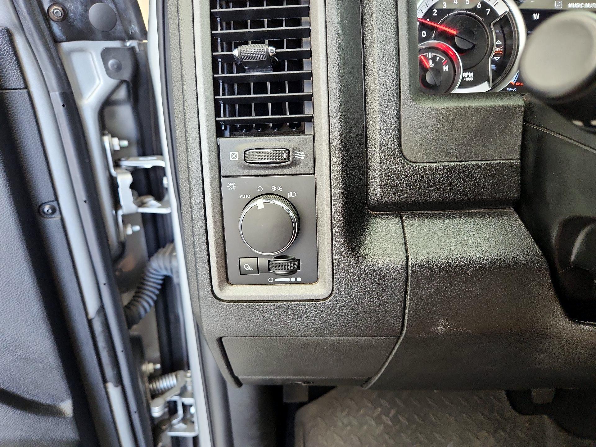 Thumbnail: 2021 RAM 1500 Classic - 11