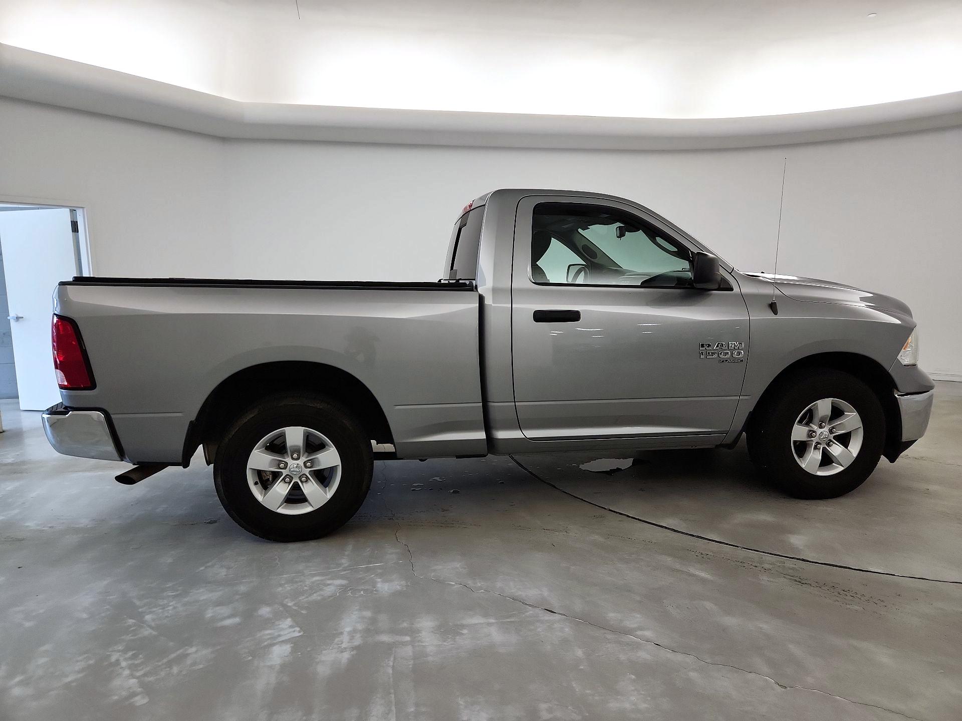 Thumbnail: 2021 RAM 1500 Classic - 4