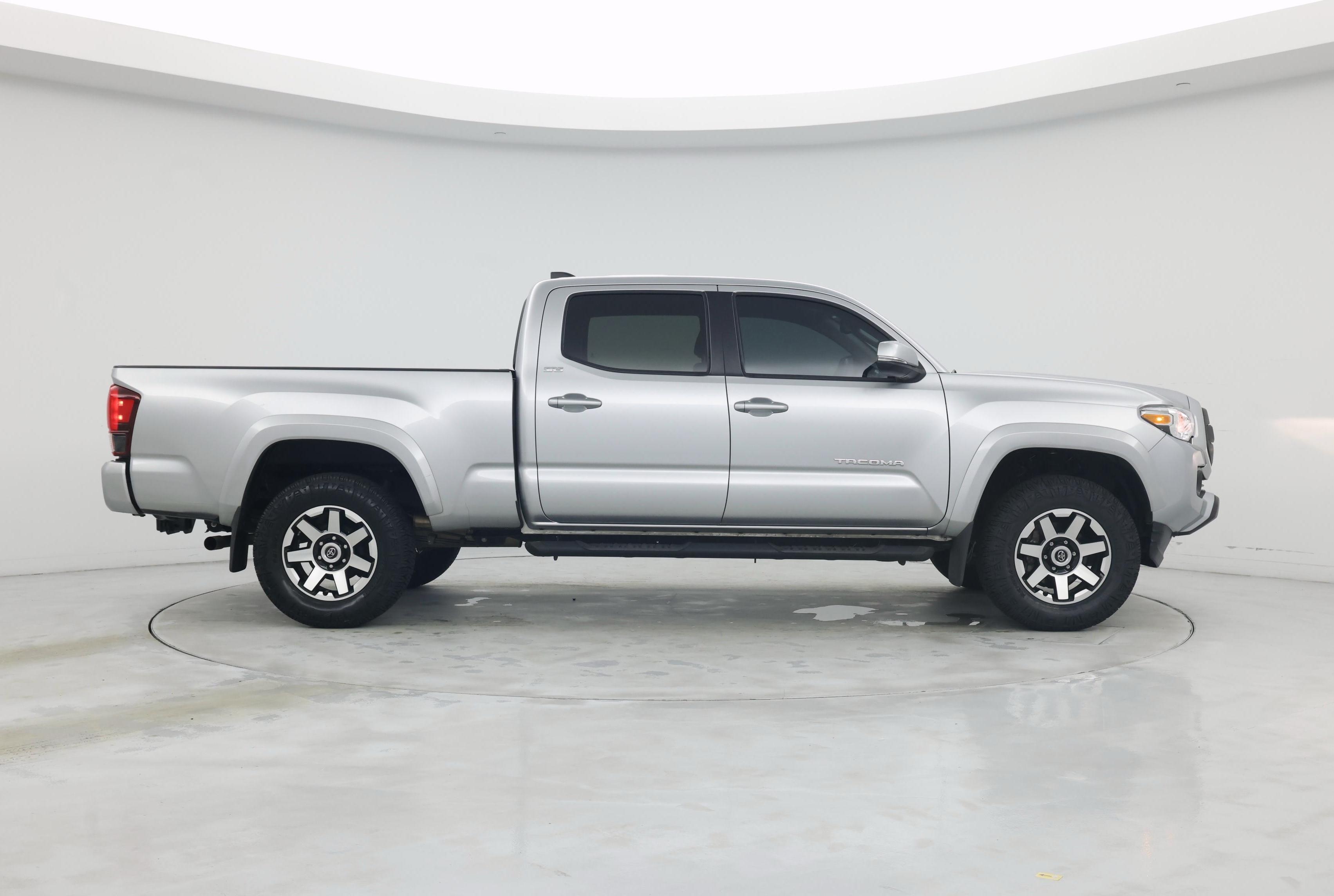 Thumbnail: 2022 Toyota Tacoma - 7