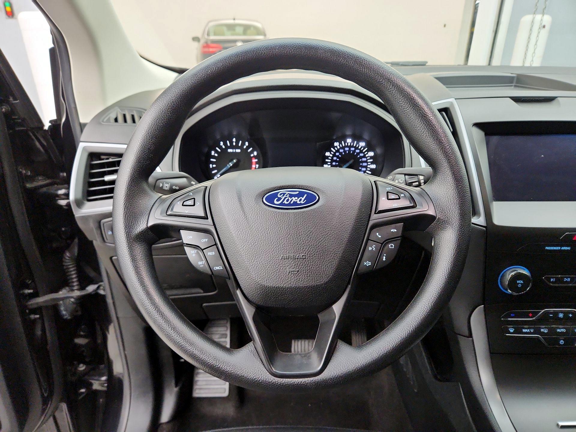 Thumbnail: 2020 Ford Edge - 10
