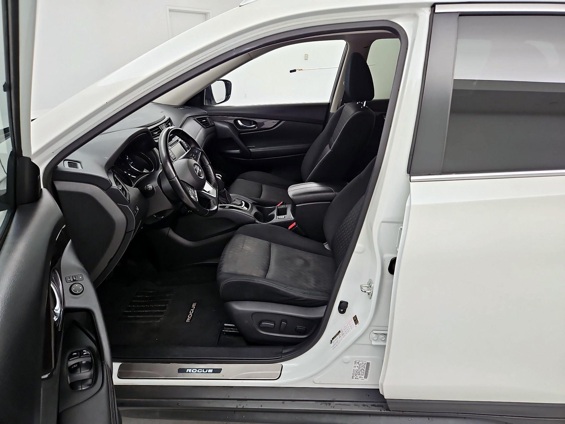 Thumbnail: 2019 Nissan Rogue - 11