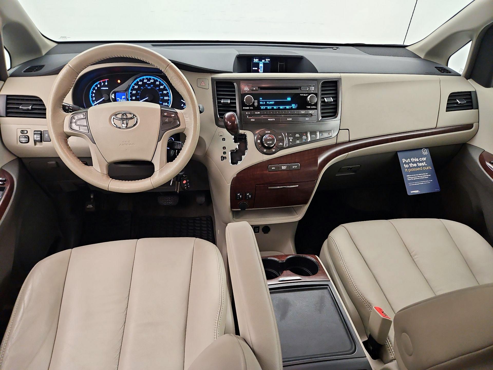 Thumbnail: 2014 Toyota Sienna - 9
