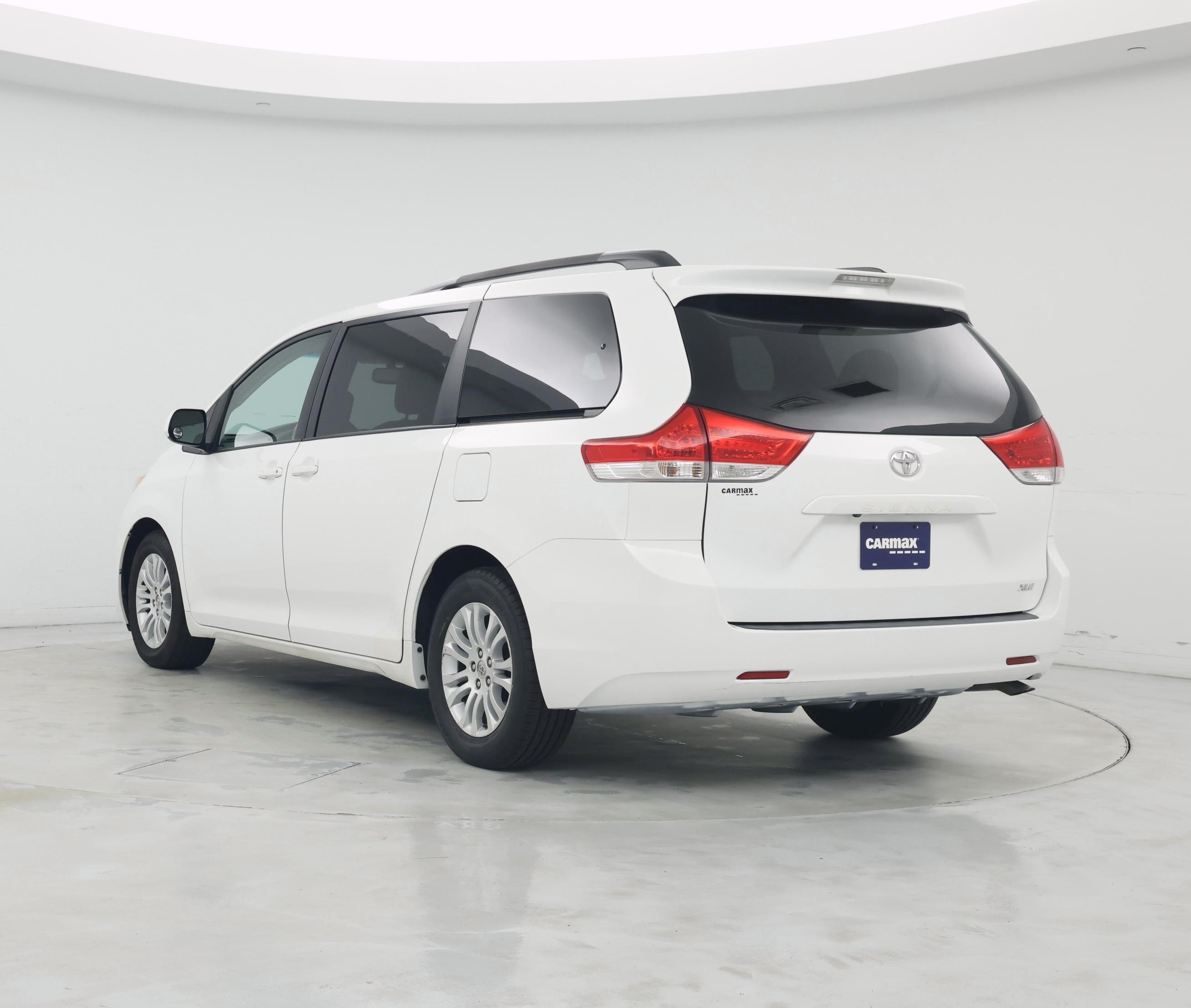 Thumbnail: 2014 Toyota Sienna - 2