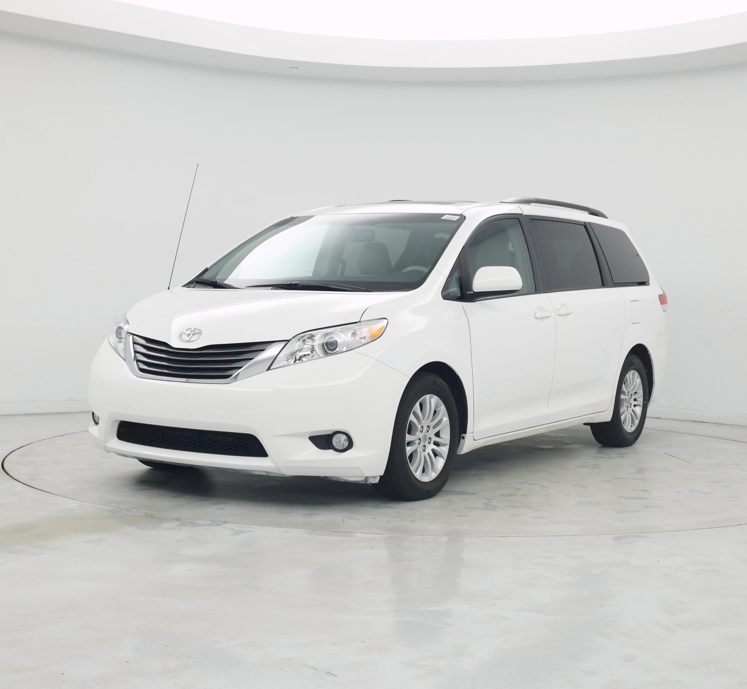 Thumbnail: 2014 Toyota Sienna - 4