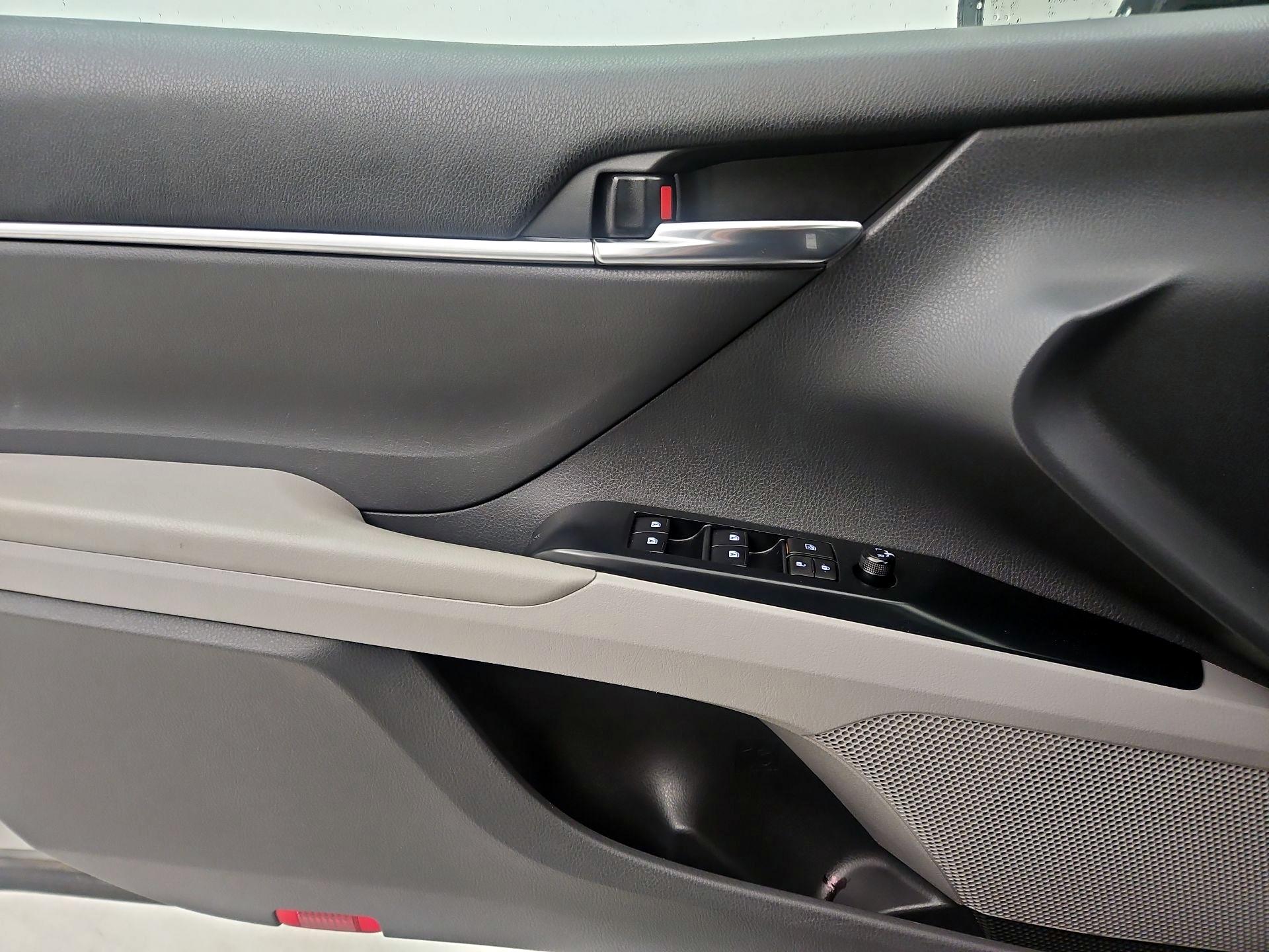 Thumbnail: 2020 Toyota Camry - 12