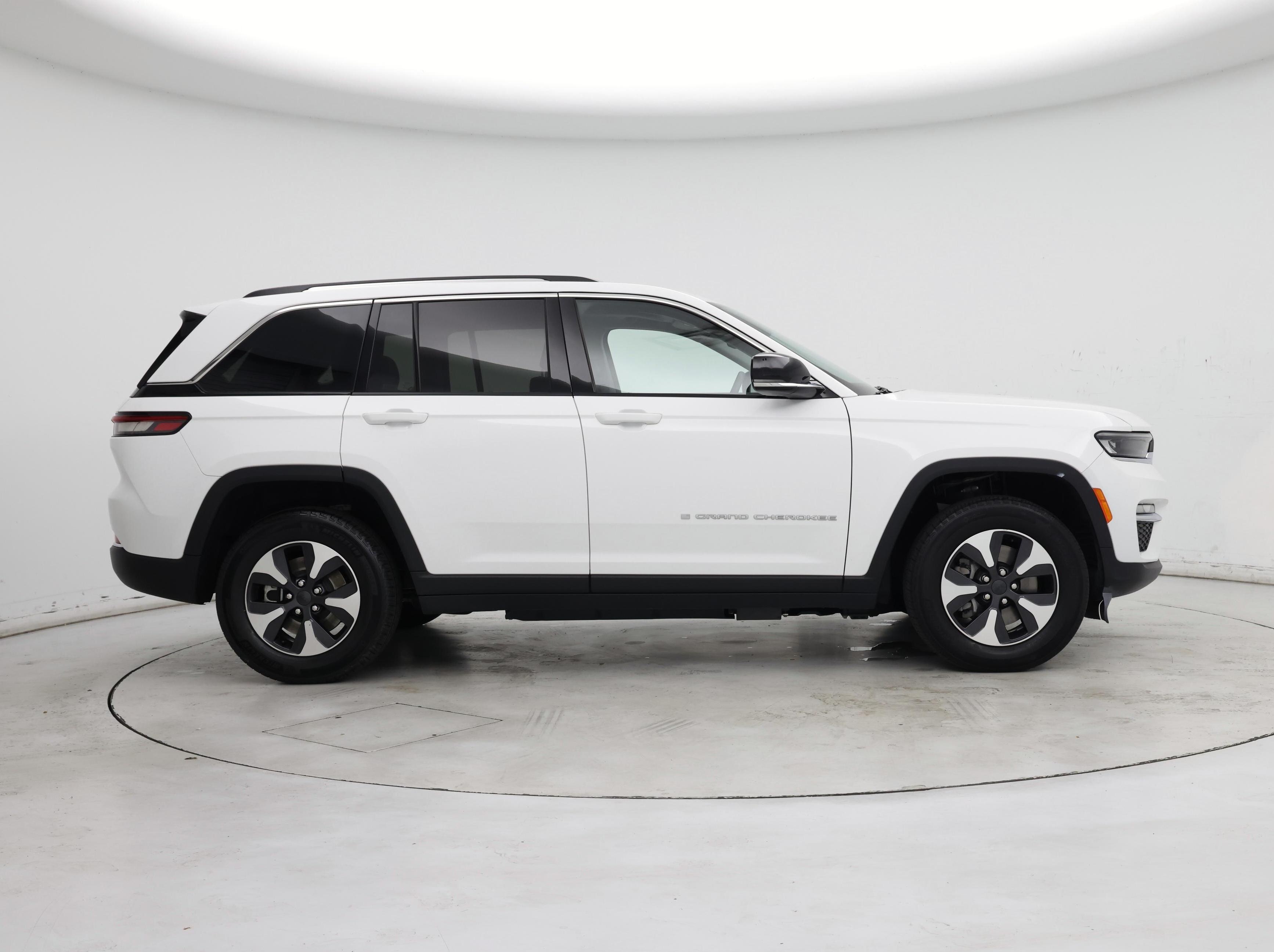Thumbnail: 2023 Jeep Grand Cherokee - 7