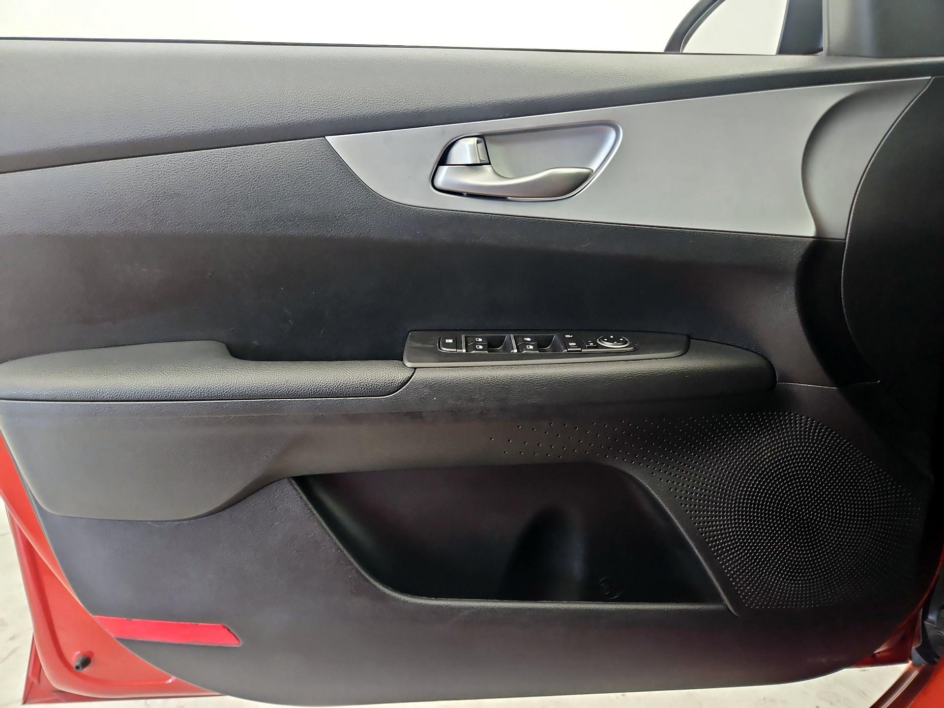 Thumbnail: 2023 Kia Forte - 12