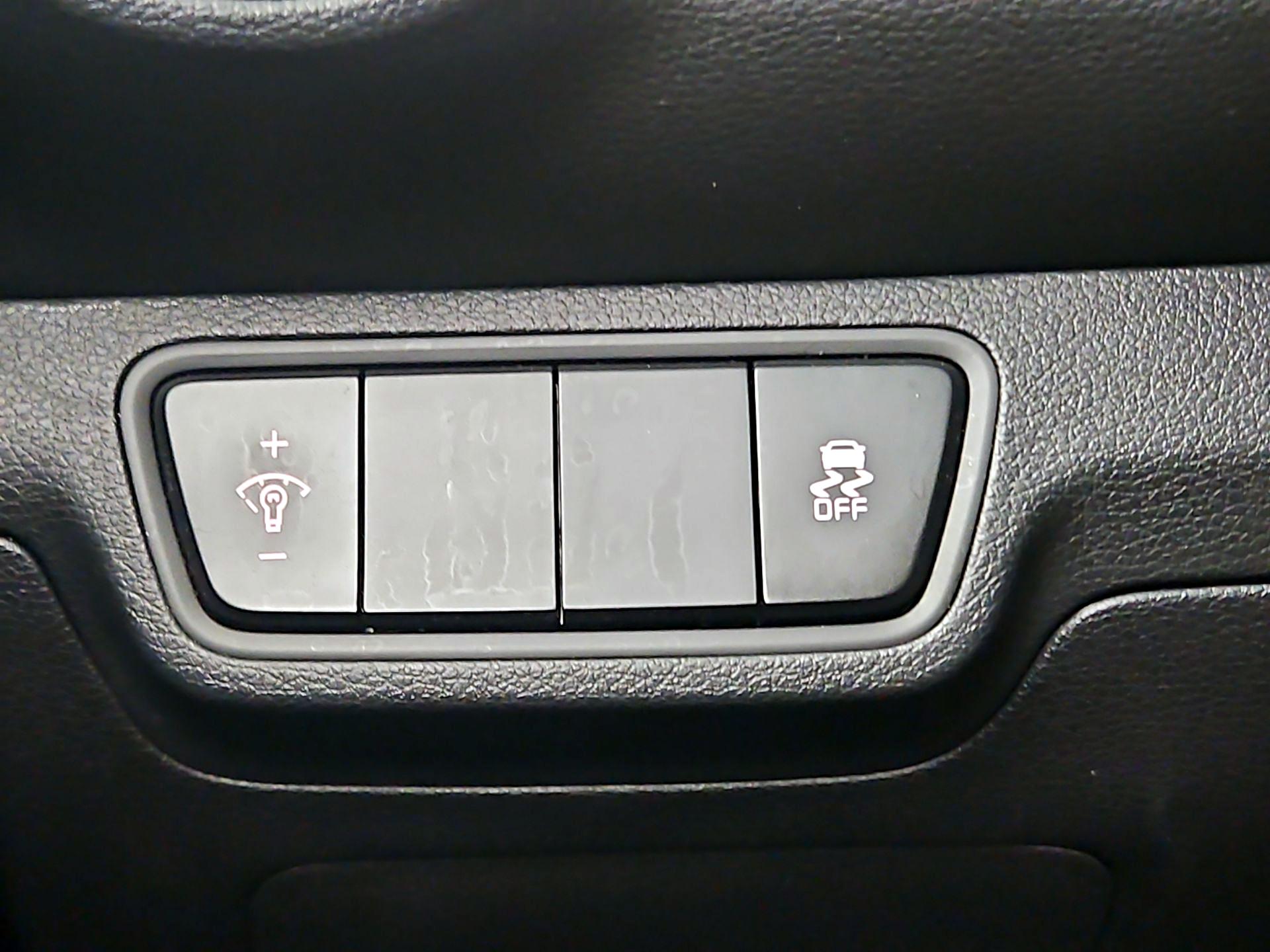 Thumbnail: 2023 Kia Forte - 13