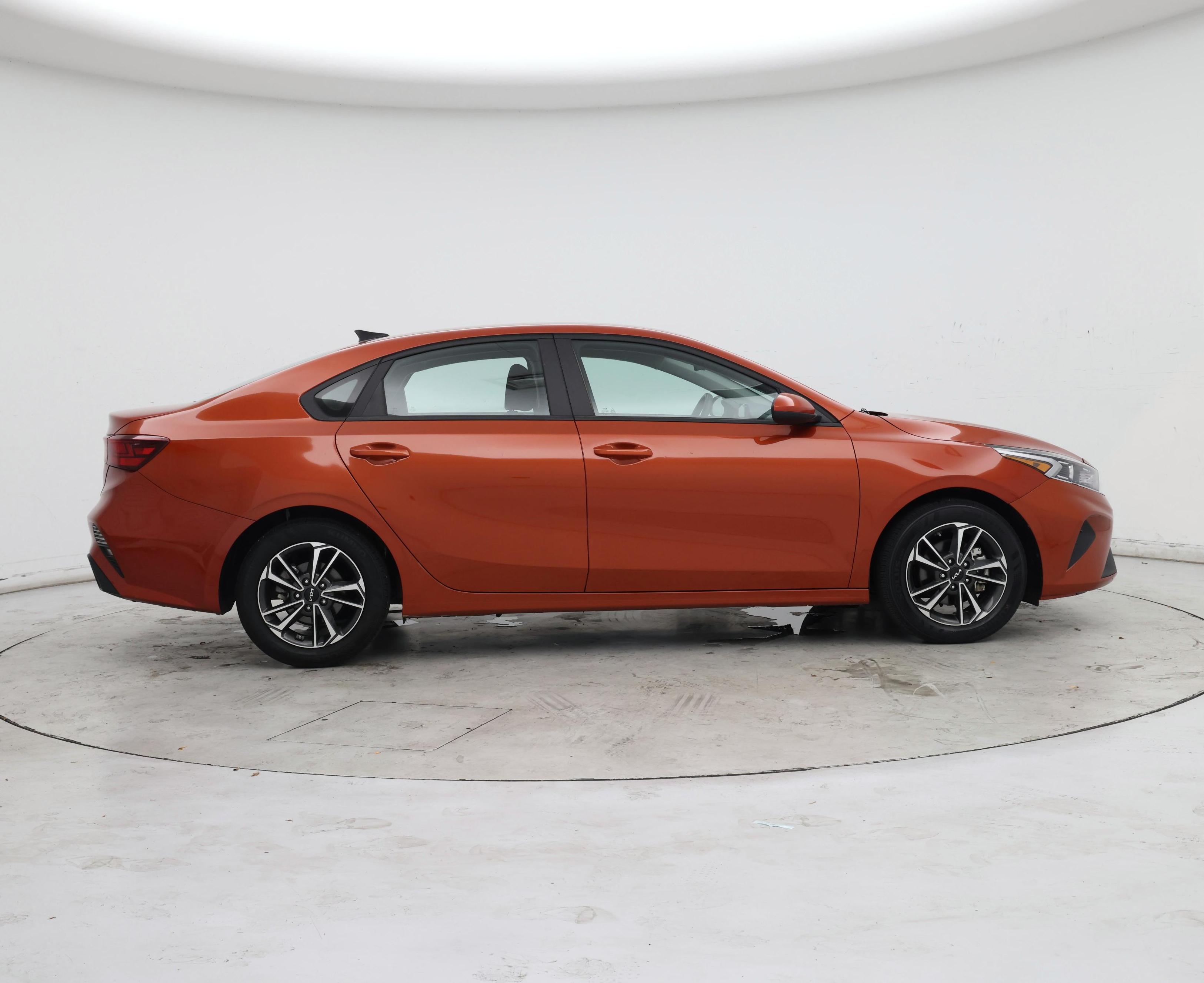 Thumbnail: 2023 Kia Forte - 7