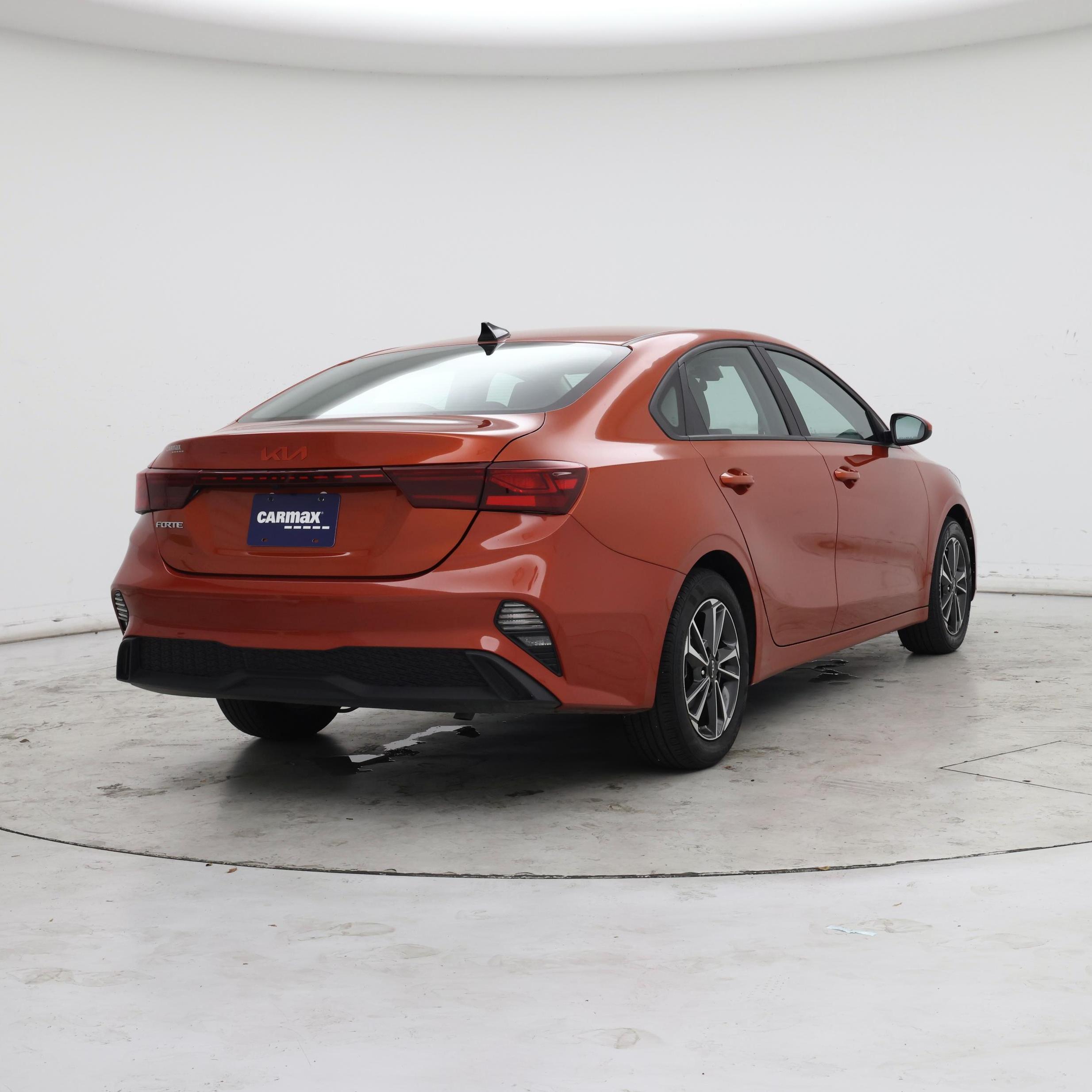 Thumbnail: 2023 Kia Forte - 8