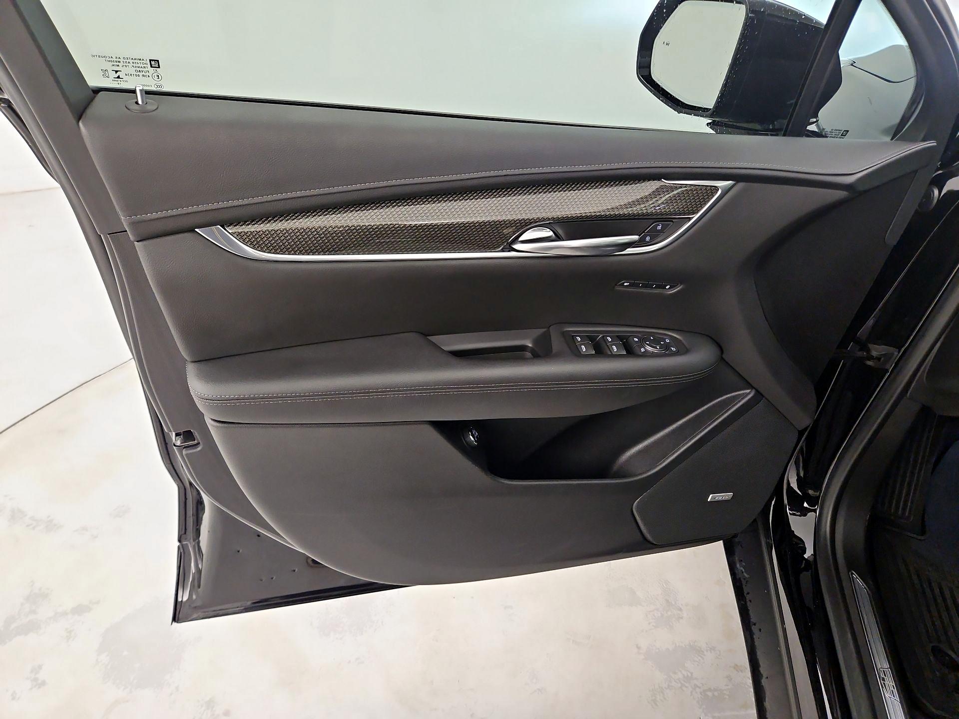 Thumbnail: 2020 Cadillac XT5 - 12