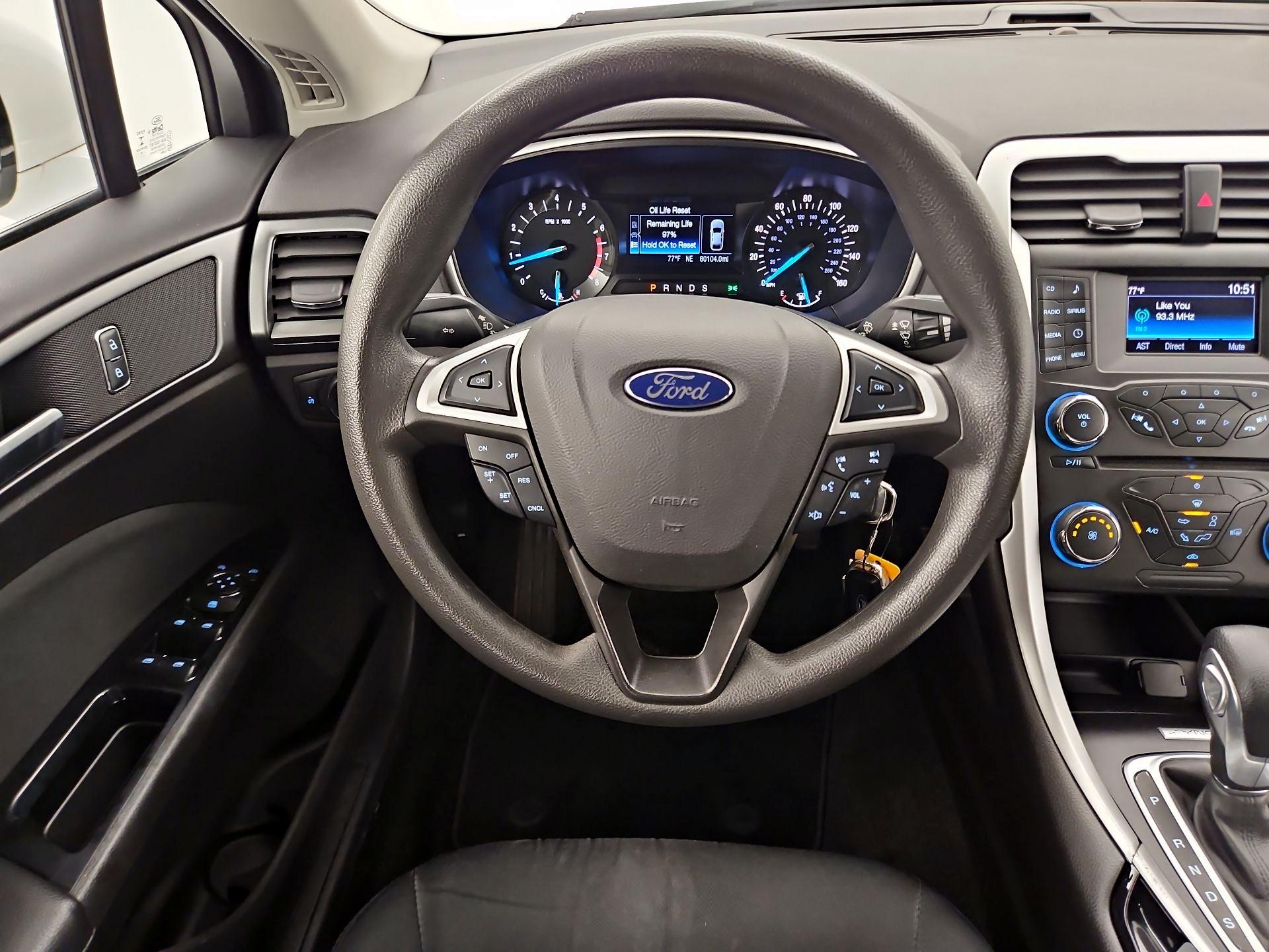 Thumbnail: 2016 Ford Fusion - 10