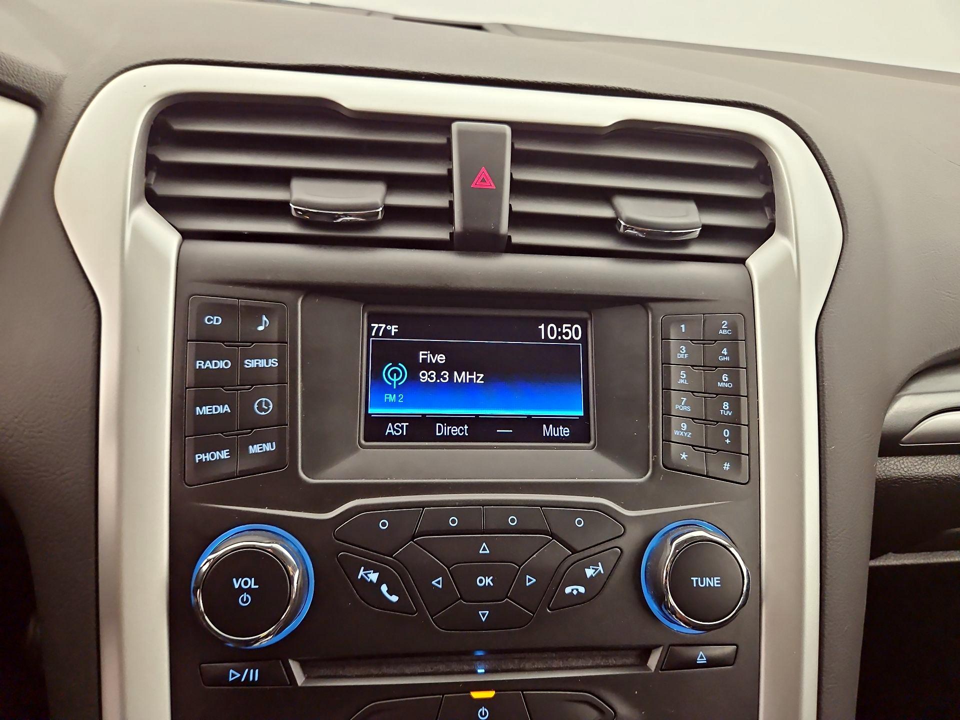 Thumbnail: 2016 Ford Fusion - 15