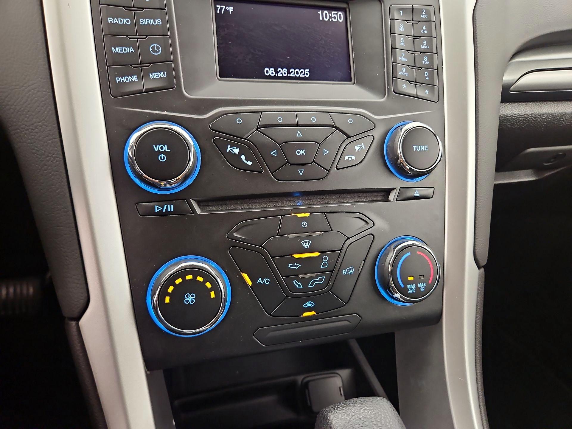 Thumbnail: 2016 Ford Fusion - 16
