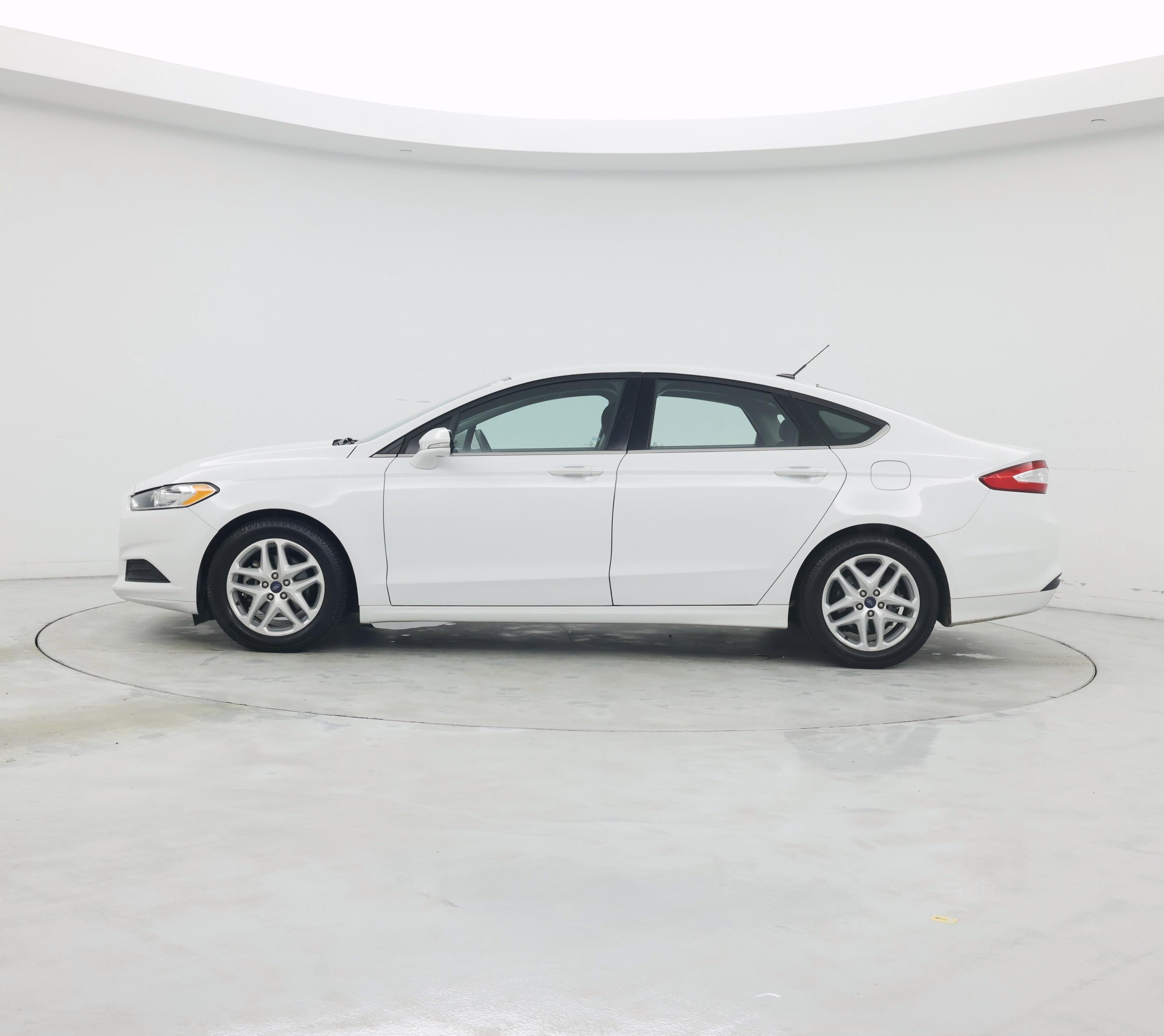 Thumbnail: 2016 Ford Fusion - 3
