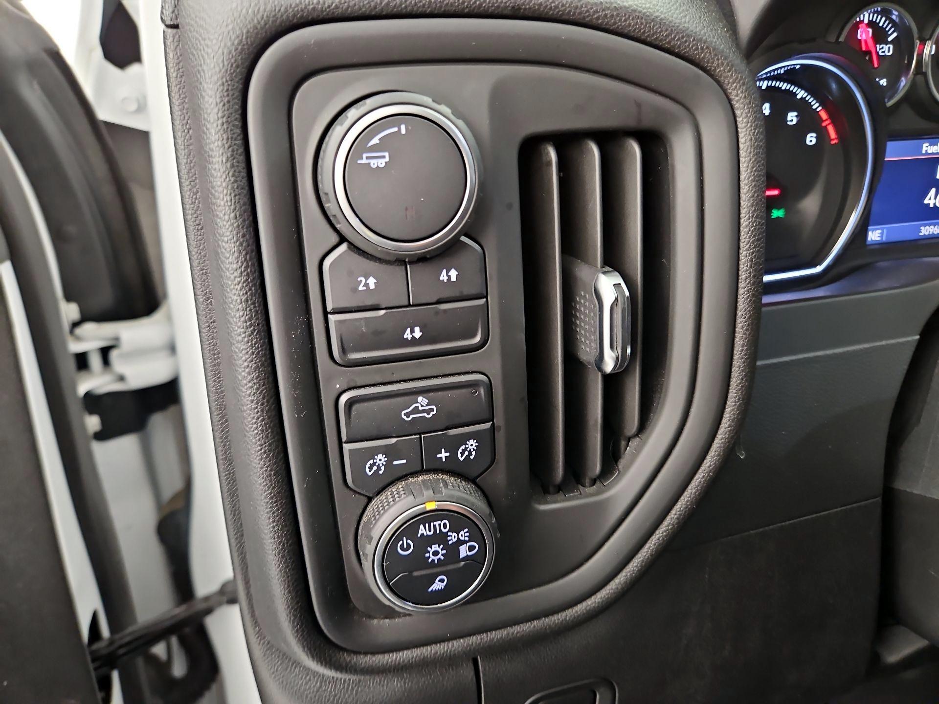 Thumbnail: 2021 Chevrolet Silverado 2500 - 13