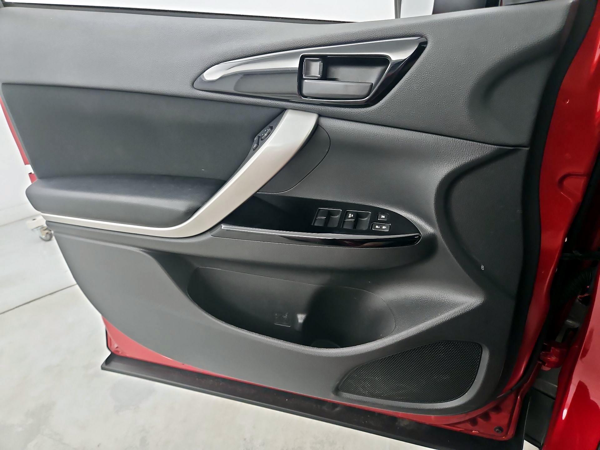 Thumbnail: 2023 Mitsubishi Eclipse Cross - 12