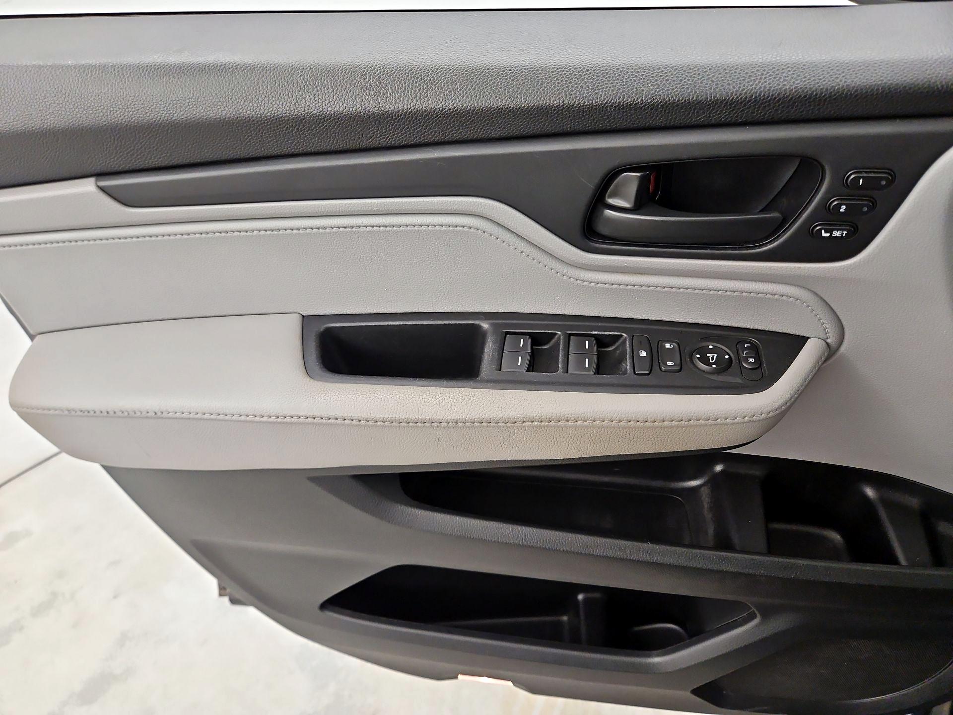 Thumbnail: 2019 Honda Odyssey - 12