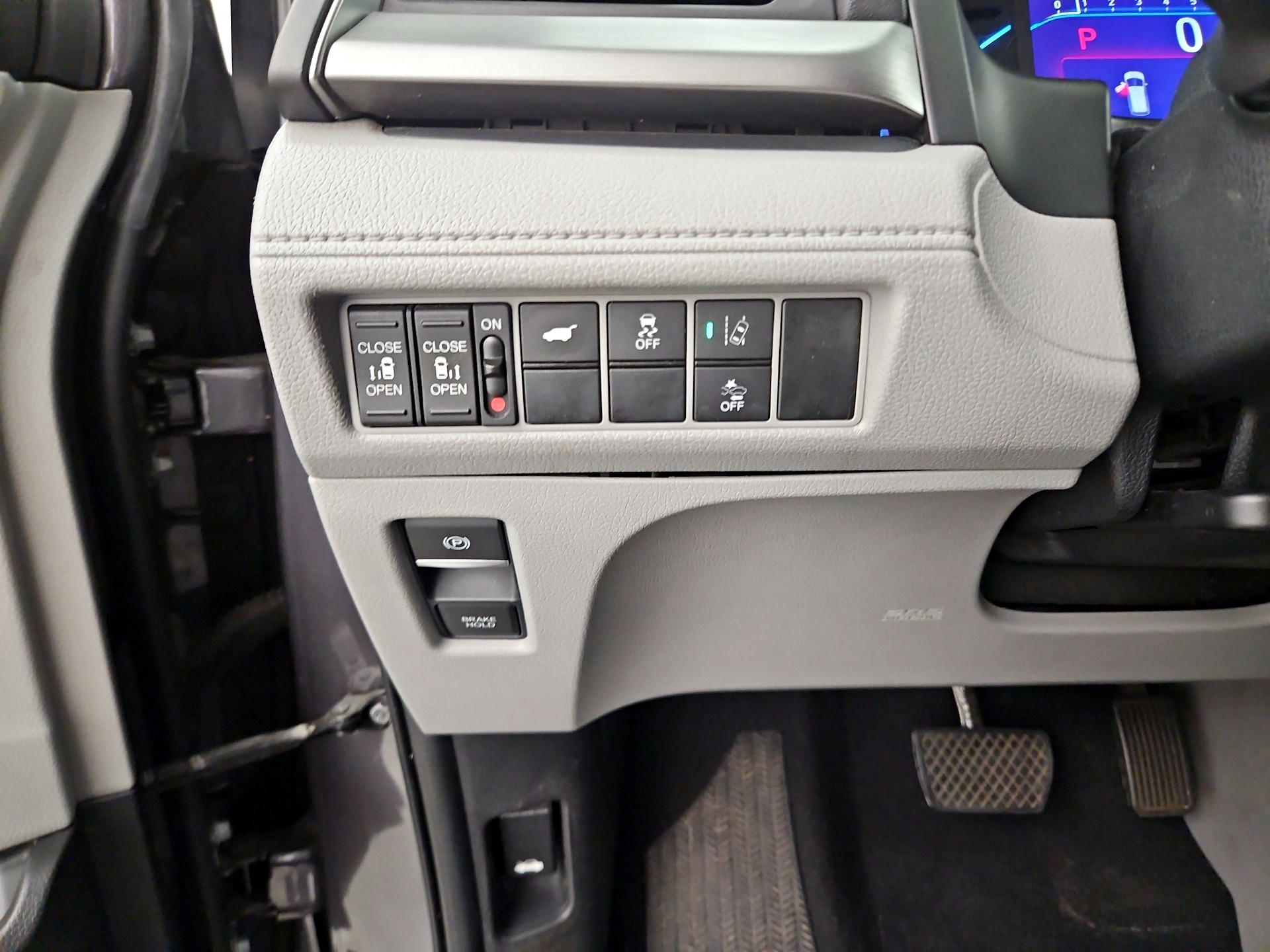 Thumbnail: 2019 Honda Odyssey - 13