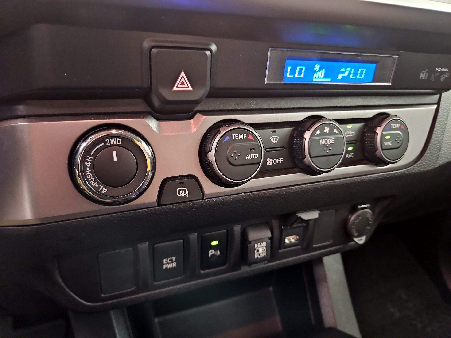 Thumbnail: 2022 Toyota Tacoma - 17