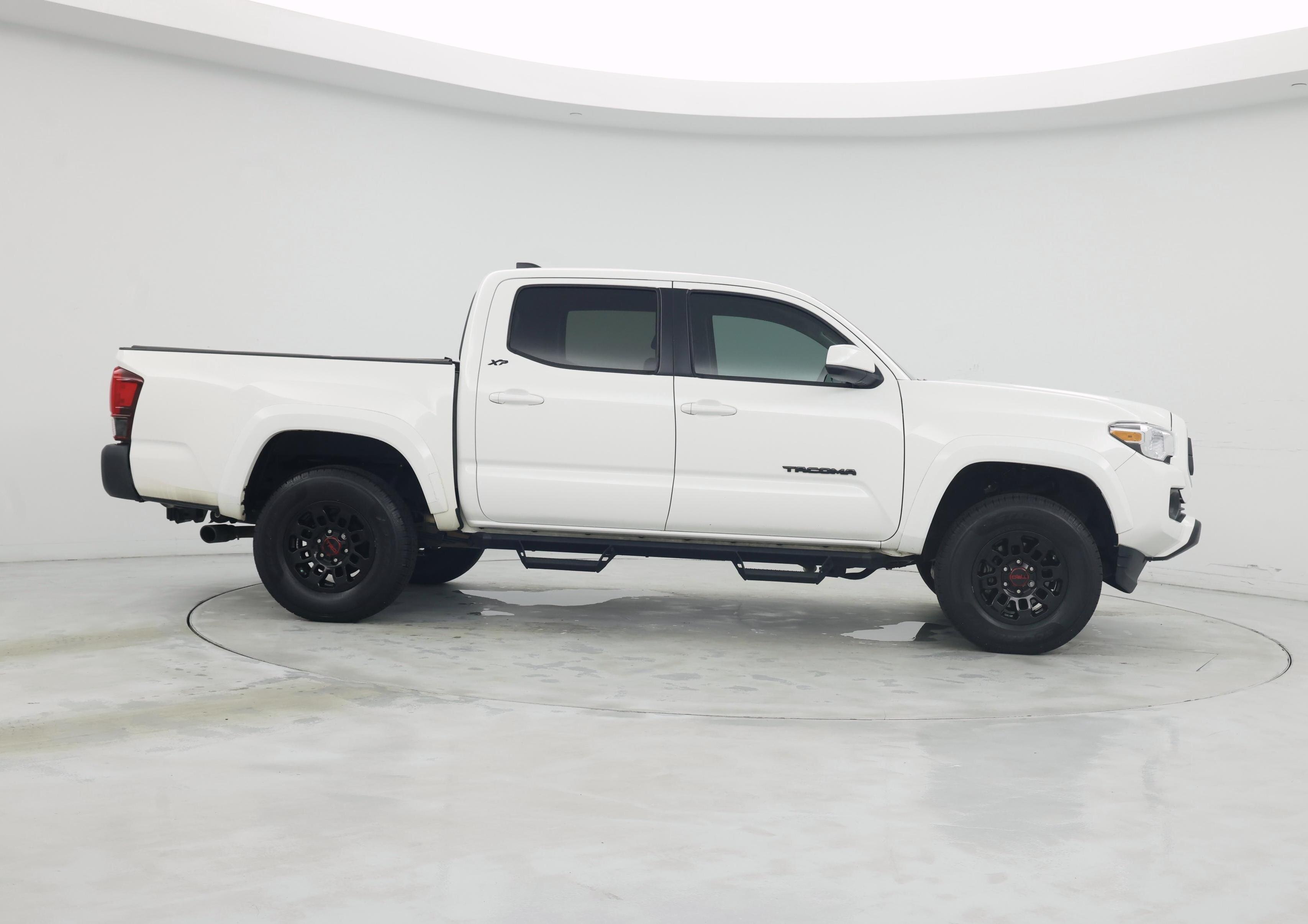 Thumbnail: 2022 Toyota Tacoma - 7