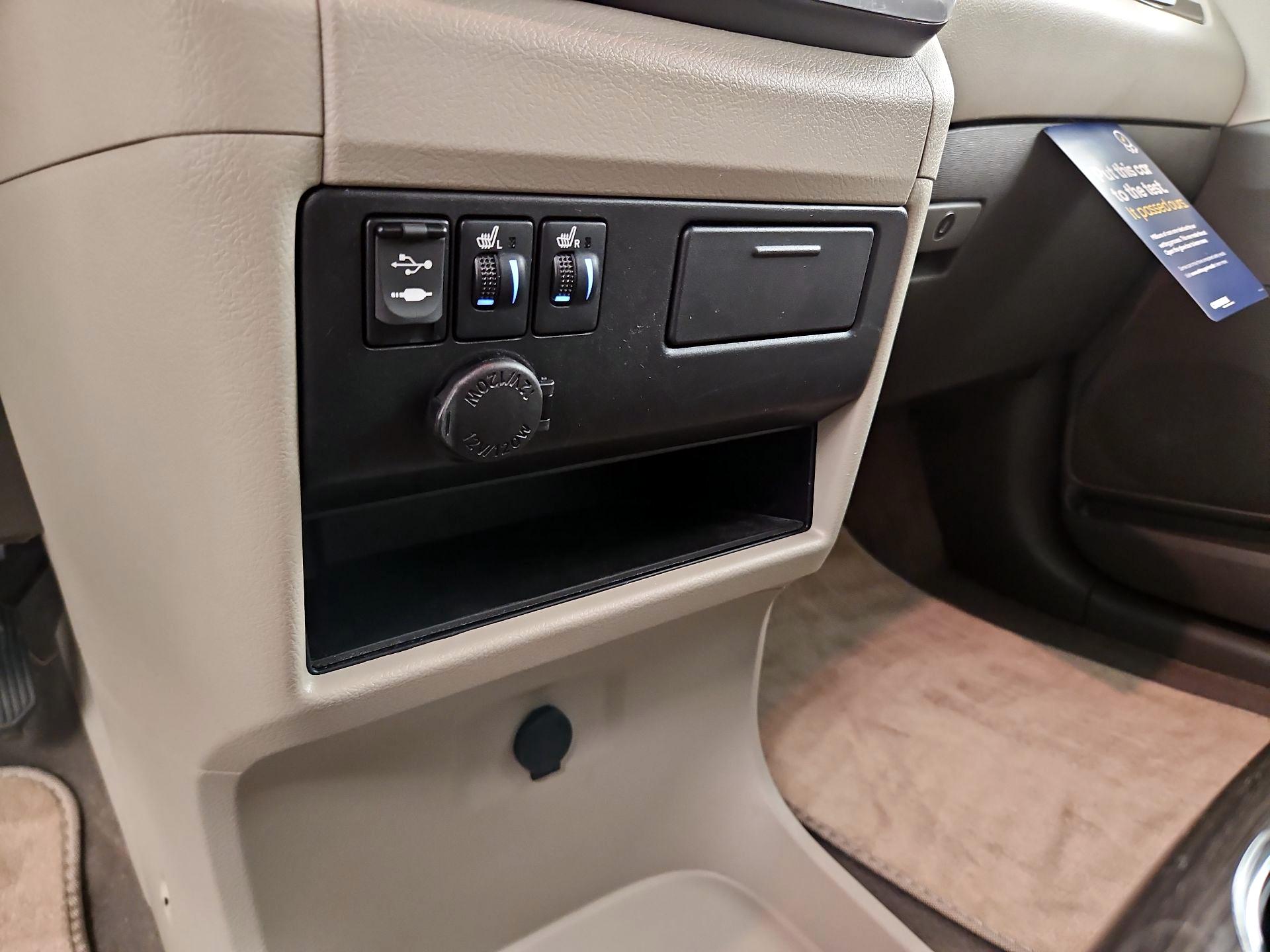 Thumbnail: 2017 Toyota Sienna - 19