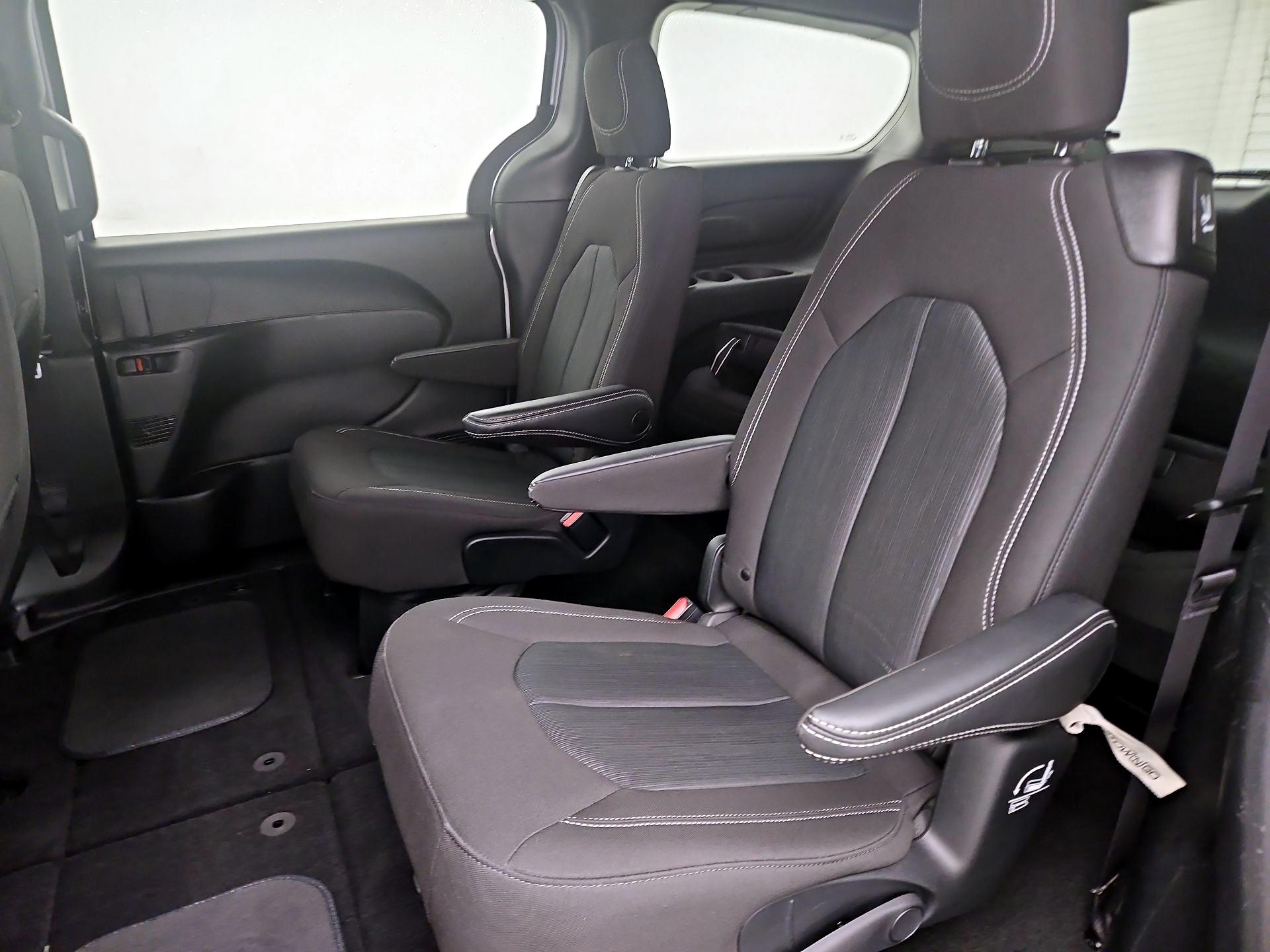 Thumbnail: 2023 Chrysler Pacifica - 19