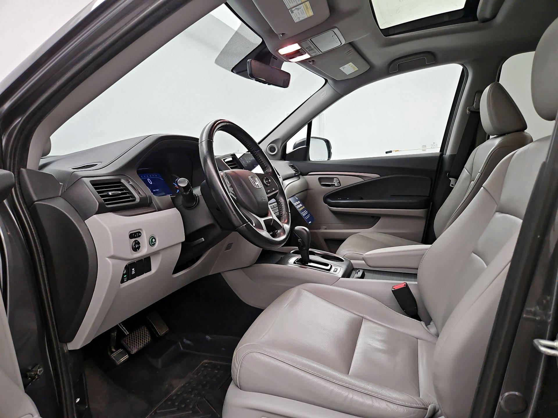 Thumbnail: 2019 Honda Pilot - 11