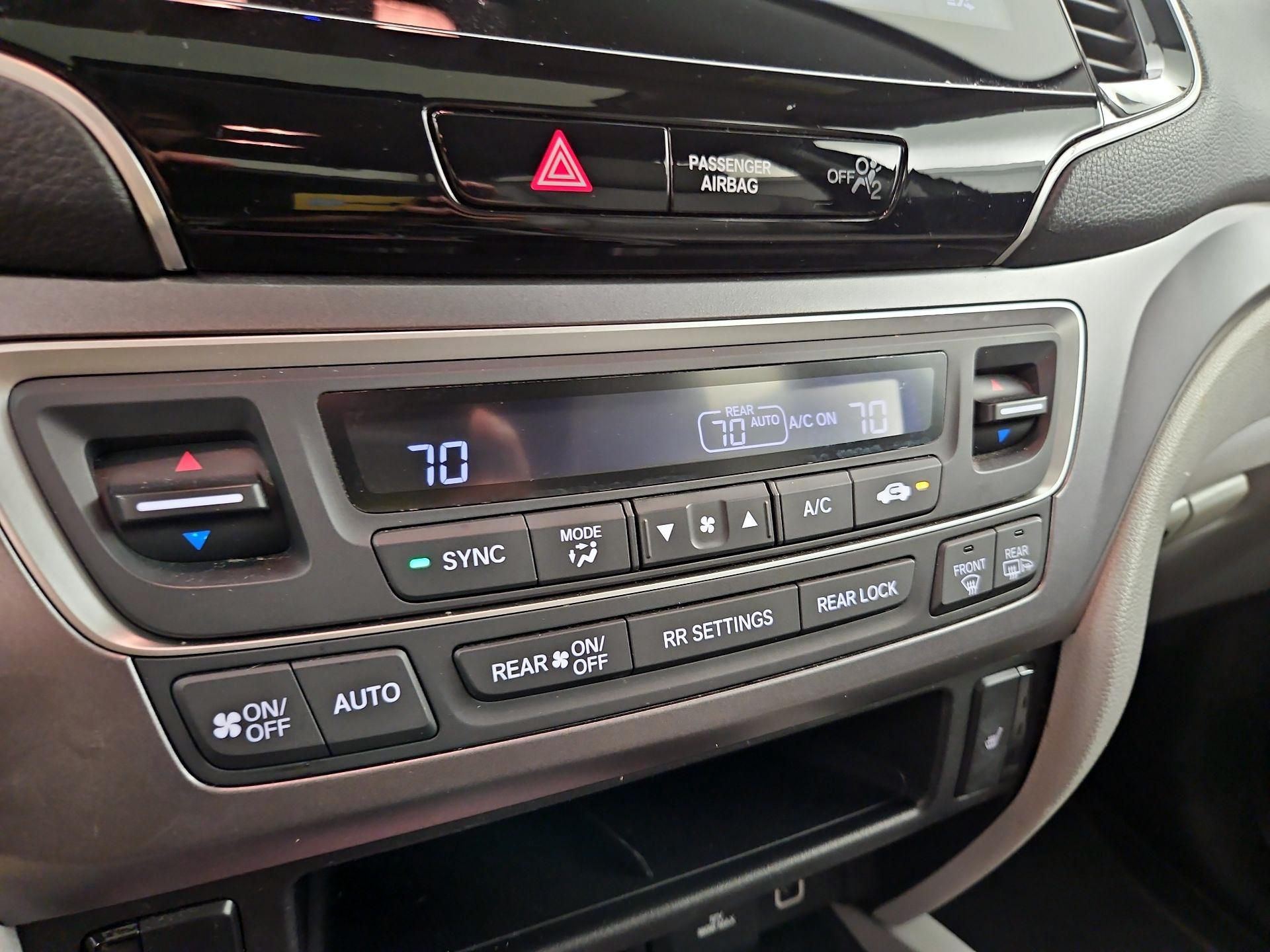 Thumbnail: 2019 Honda Pilot - 16