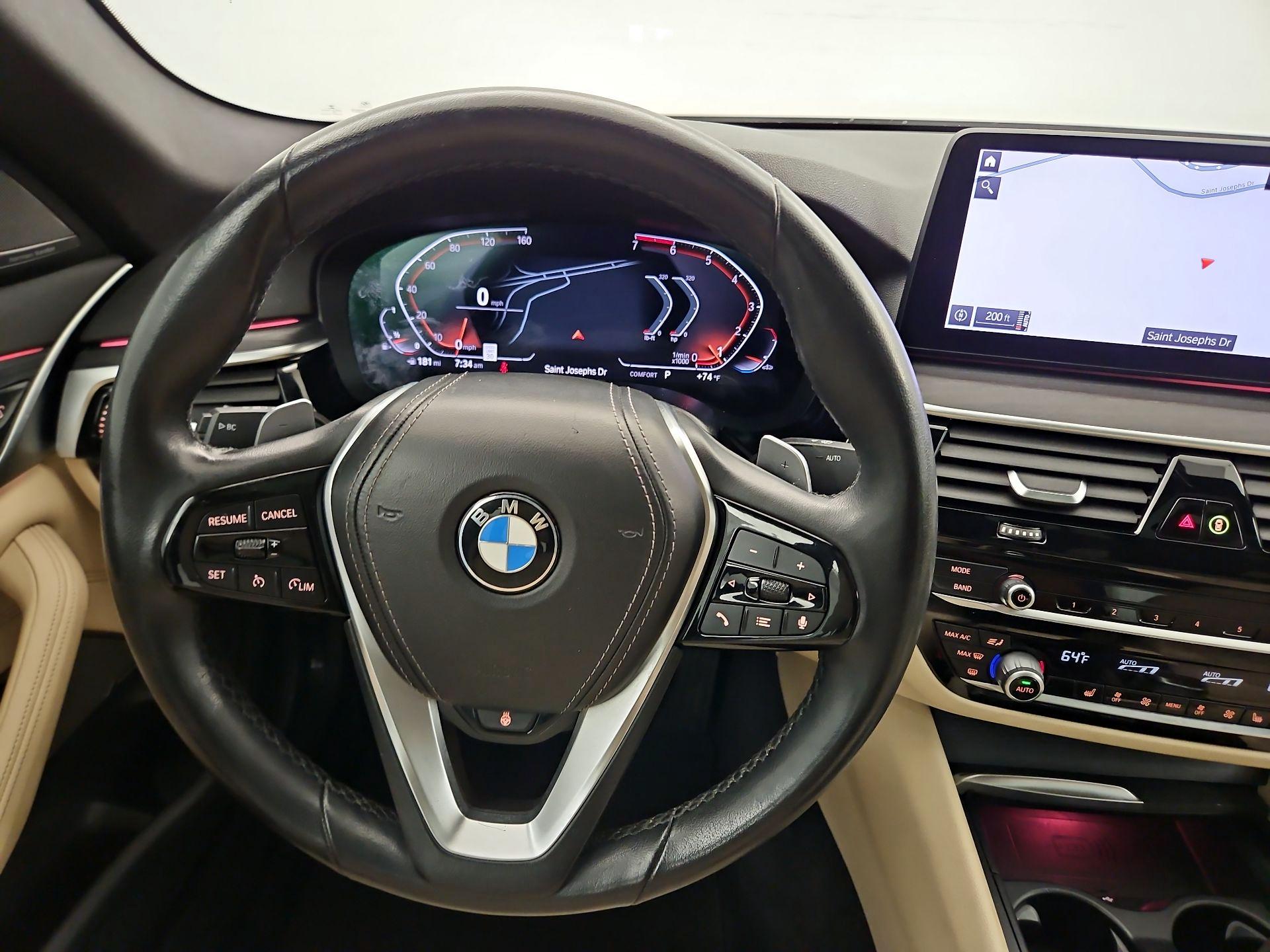 Thumbnail: 2021 BMW 5 Series - 10