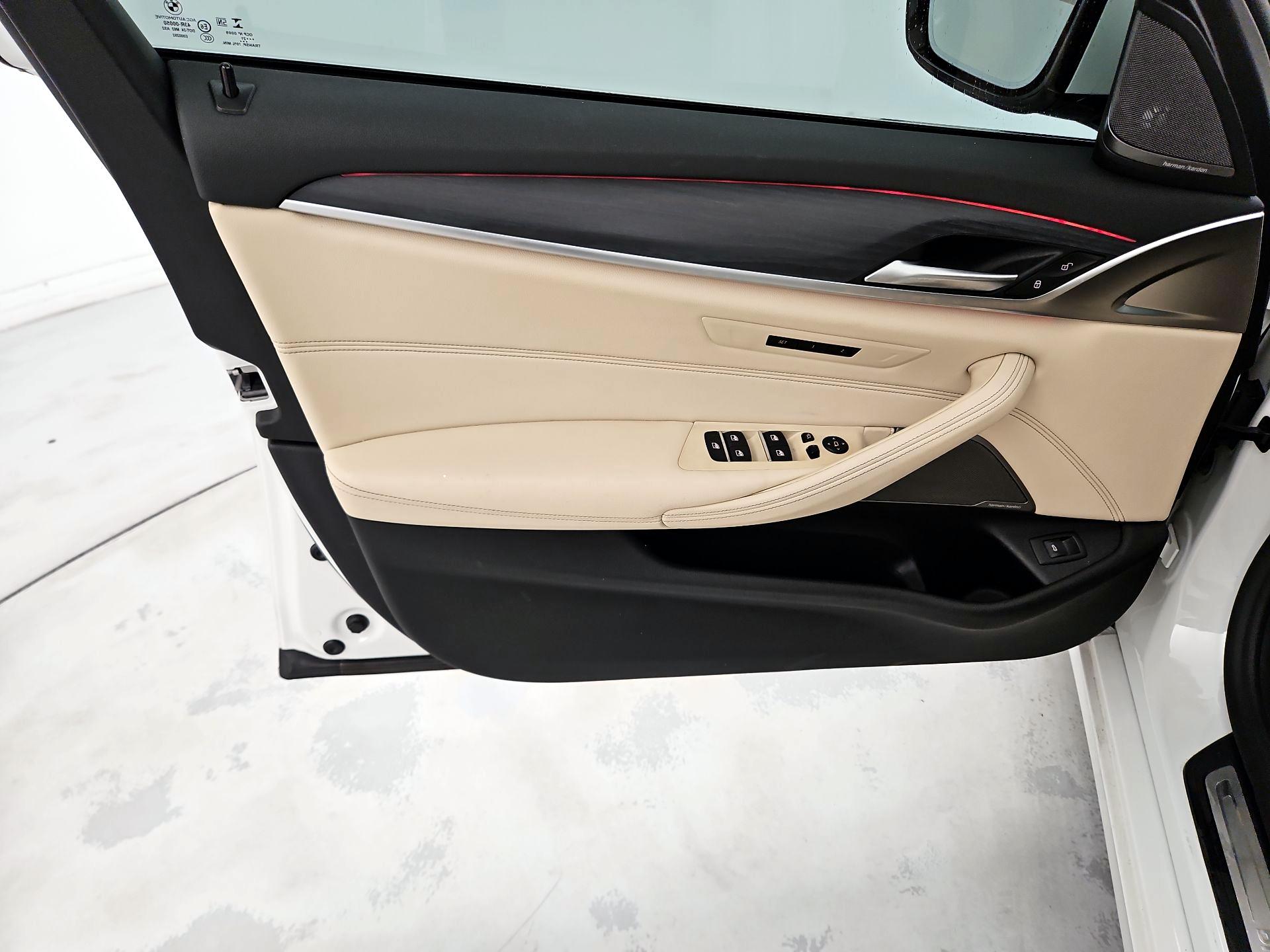 Thumbnail: 2021 BMW 5 Series - 12