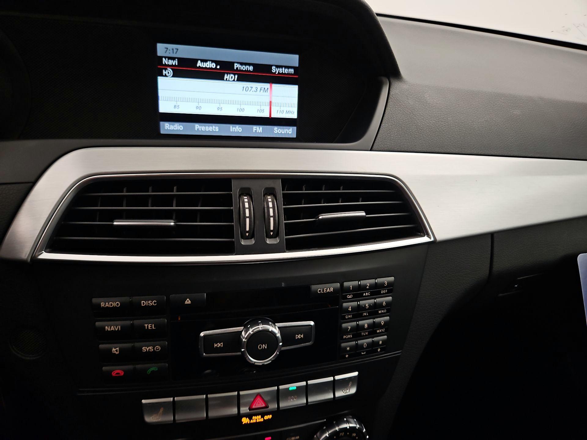Thumbnail: 2015 Mercedes-Benz C-Class - 14