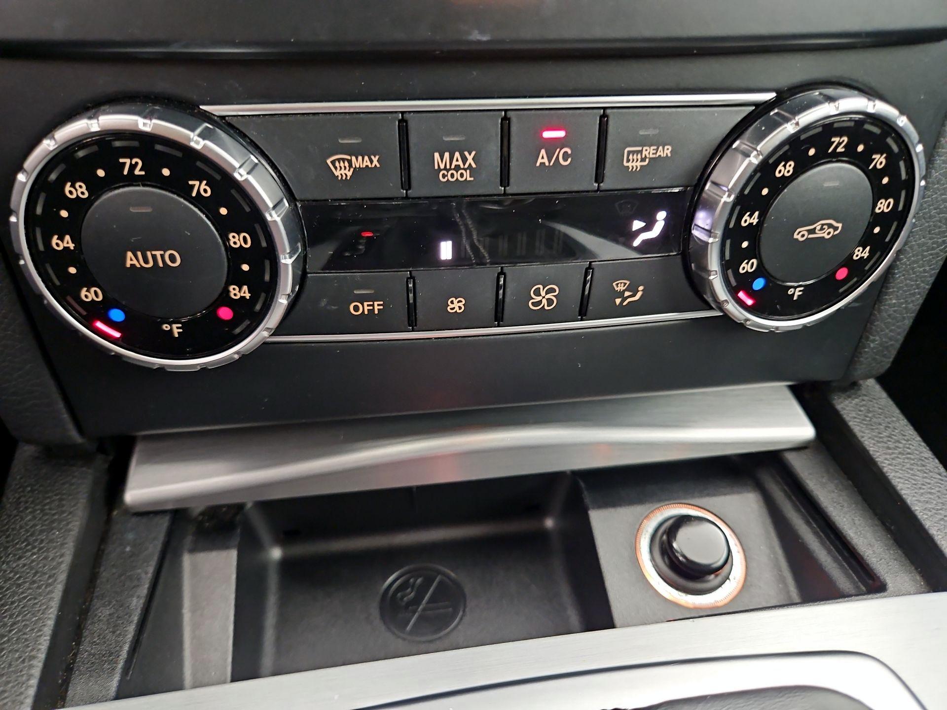 Thumbnail: 2015 Mercedes-Benz C-Class - 15