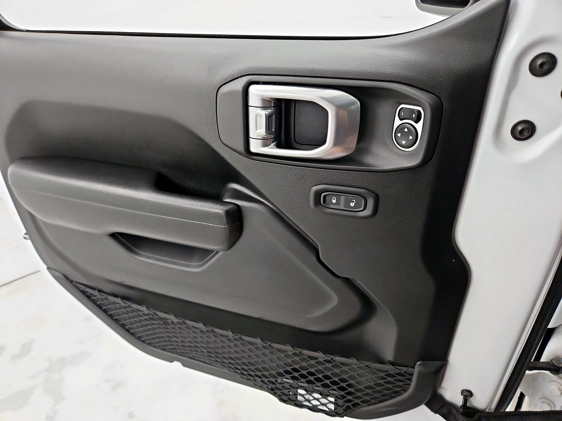 Thumbnail: 2020 Jeep Gladiator - 12
