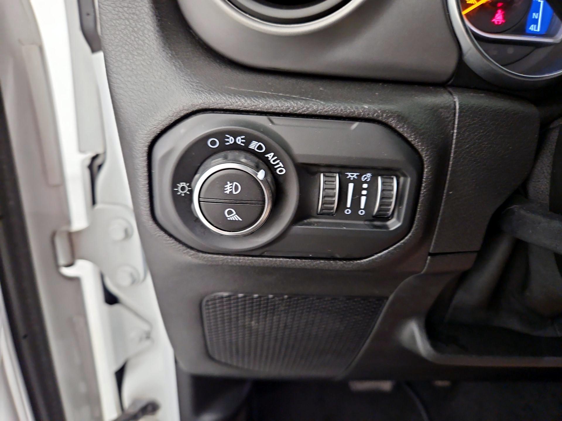Thumbnail: 2020 Jeep Gladiator - 13