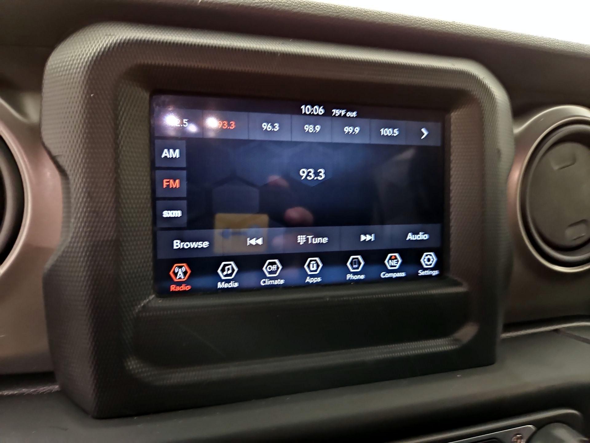 Thumbnail: 2020 Jeep Gladiator - 15