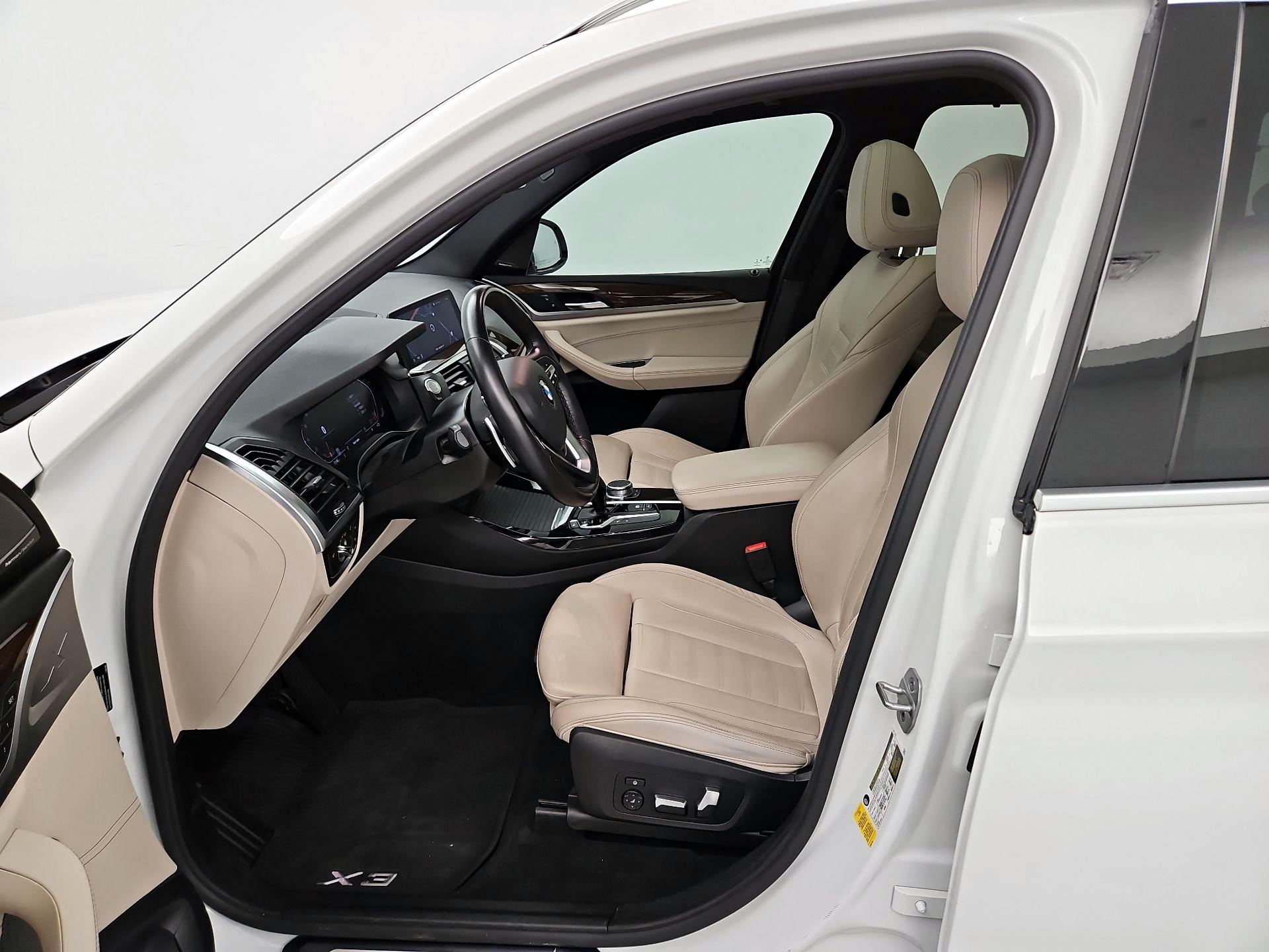 Thumbnail: 2021 BMW X3 - 11