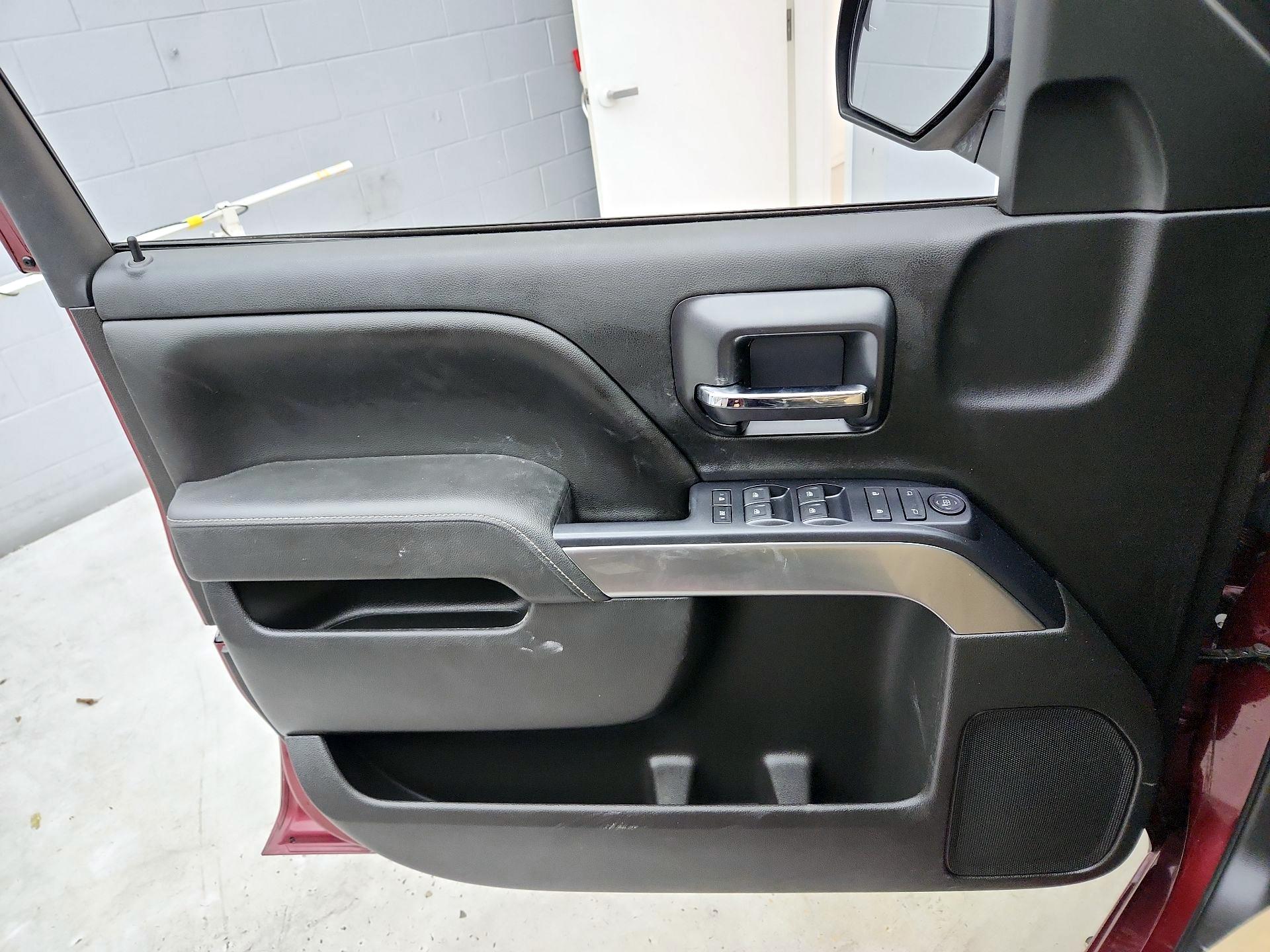 Thumbnail: 2015 Chevrolet Silverado 1500 - 12