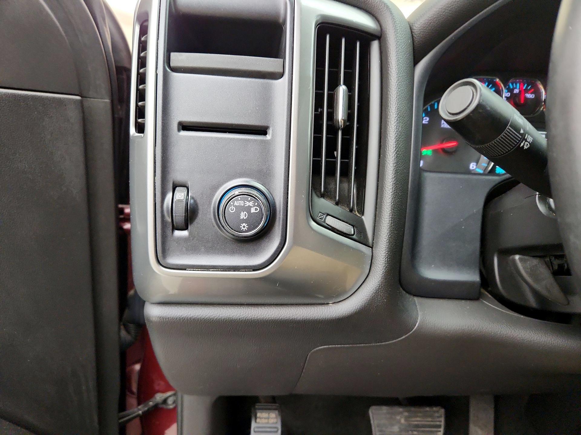 Thumbnail: 2015 Chevrolet Silverado 1500 - 13